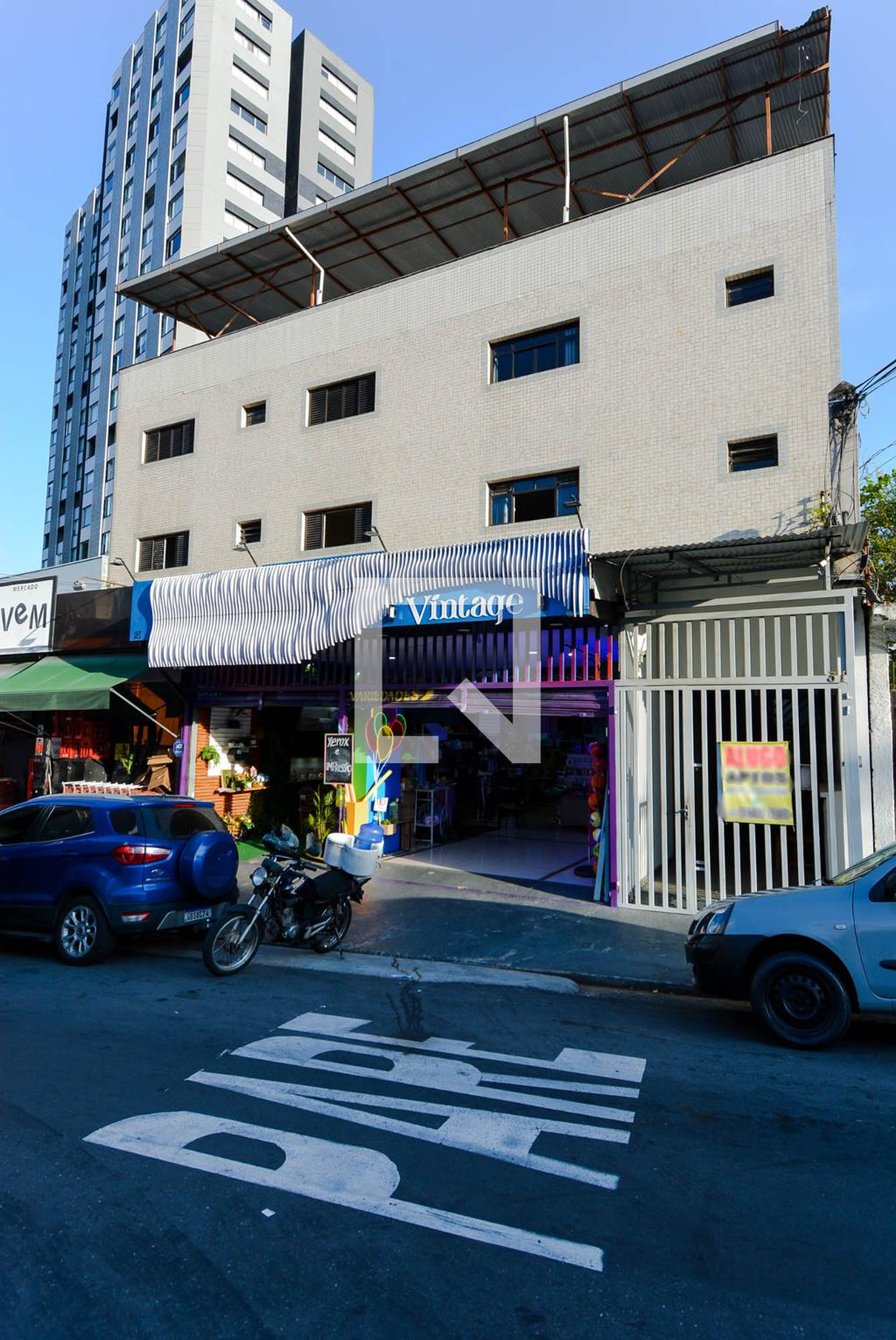 Fachada do Prédio Condomínio em Rua Marcolina Moreira, 31