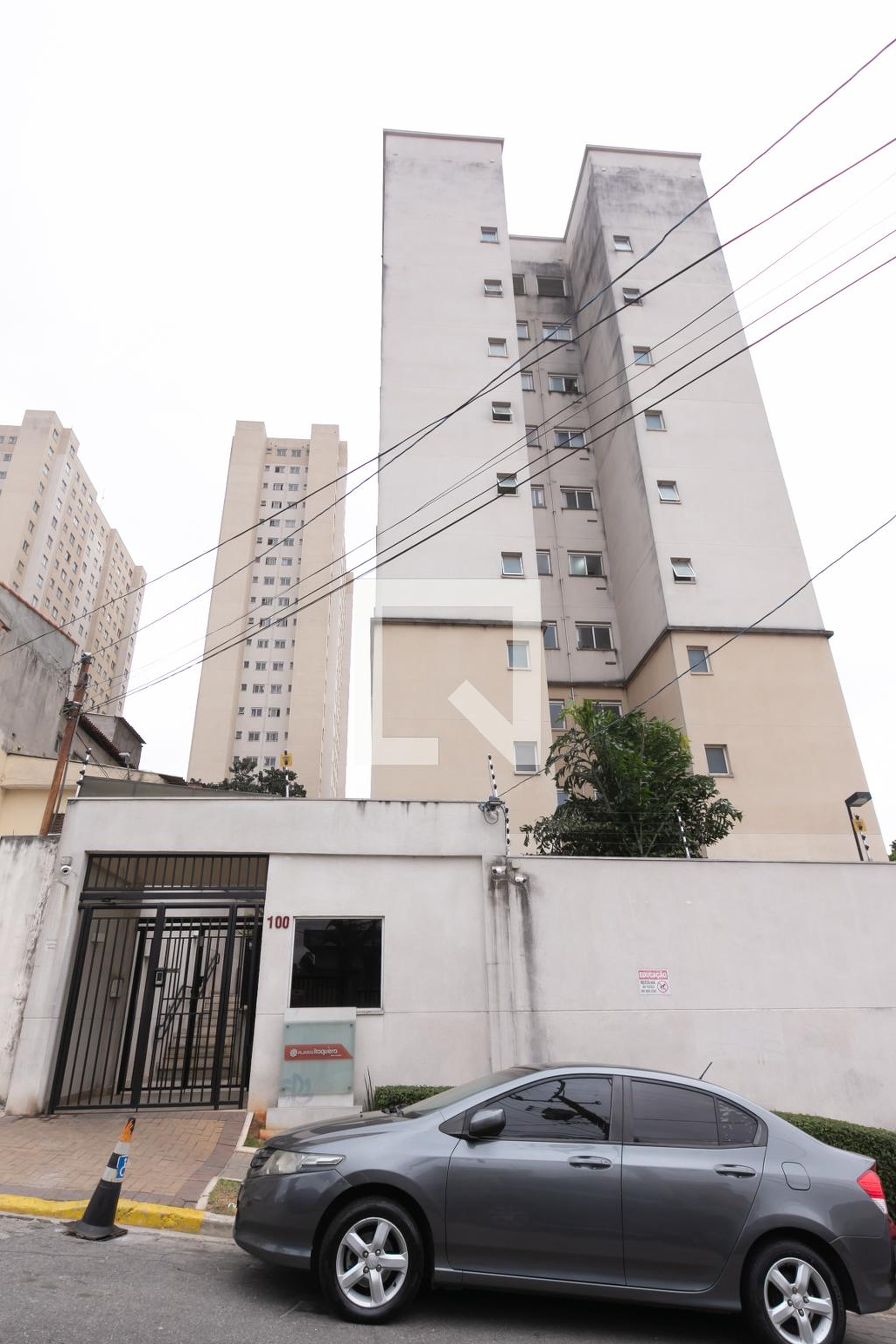 Fachada do Condomínio Condomínio Paes Landim
