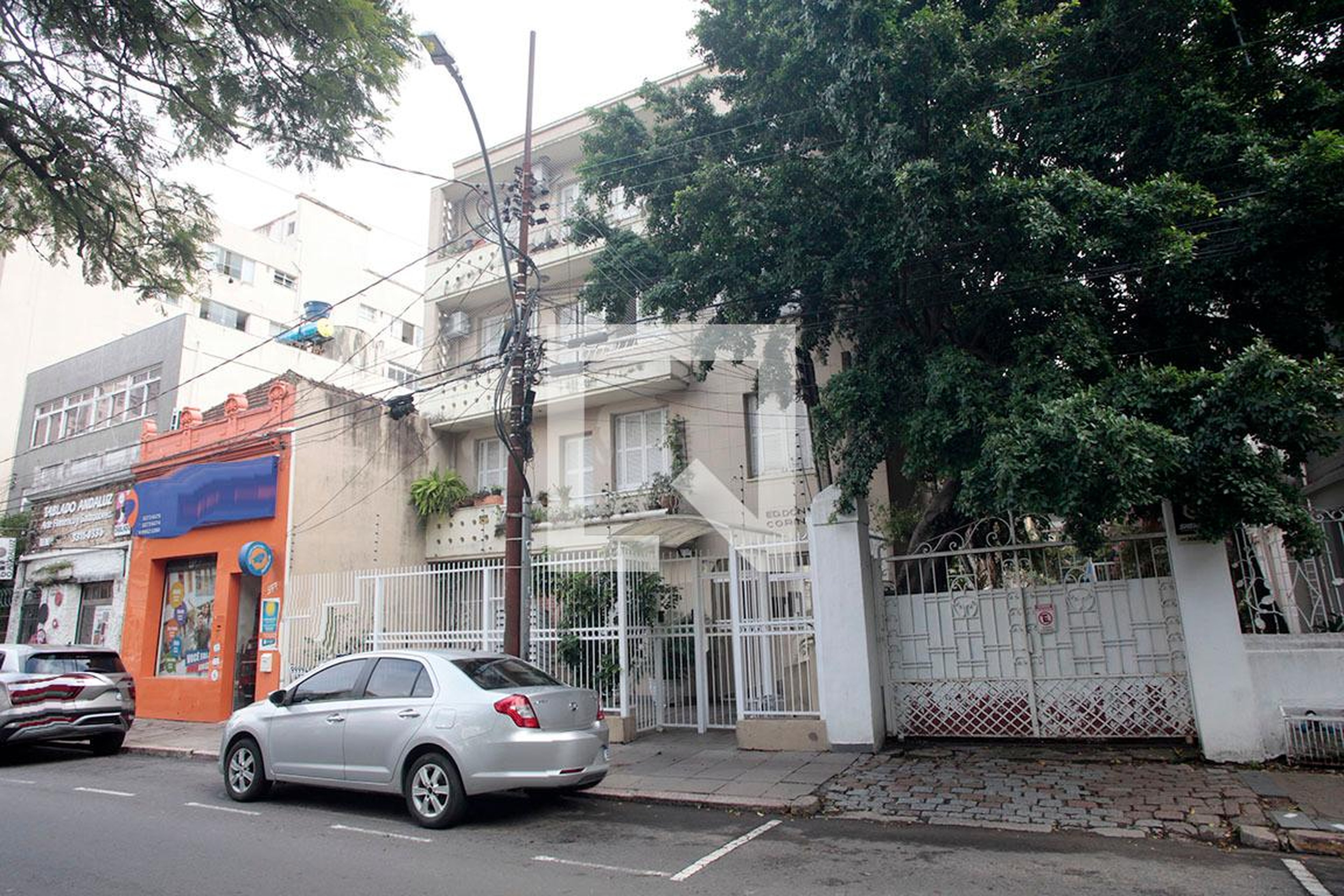 Fachada Condomínio Dona Corina