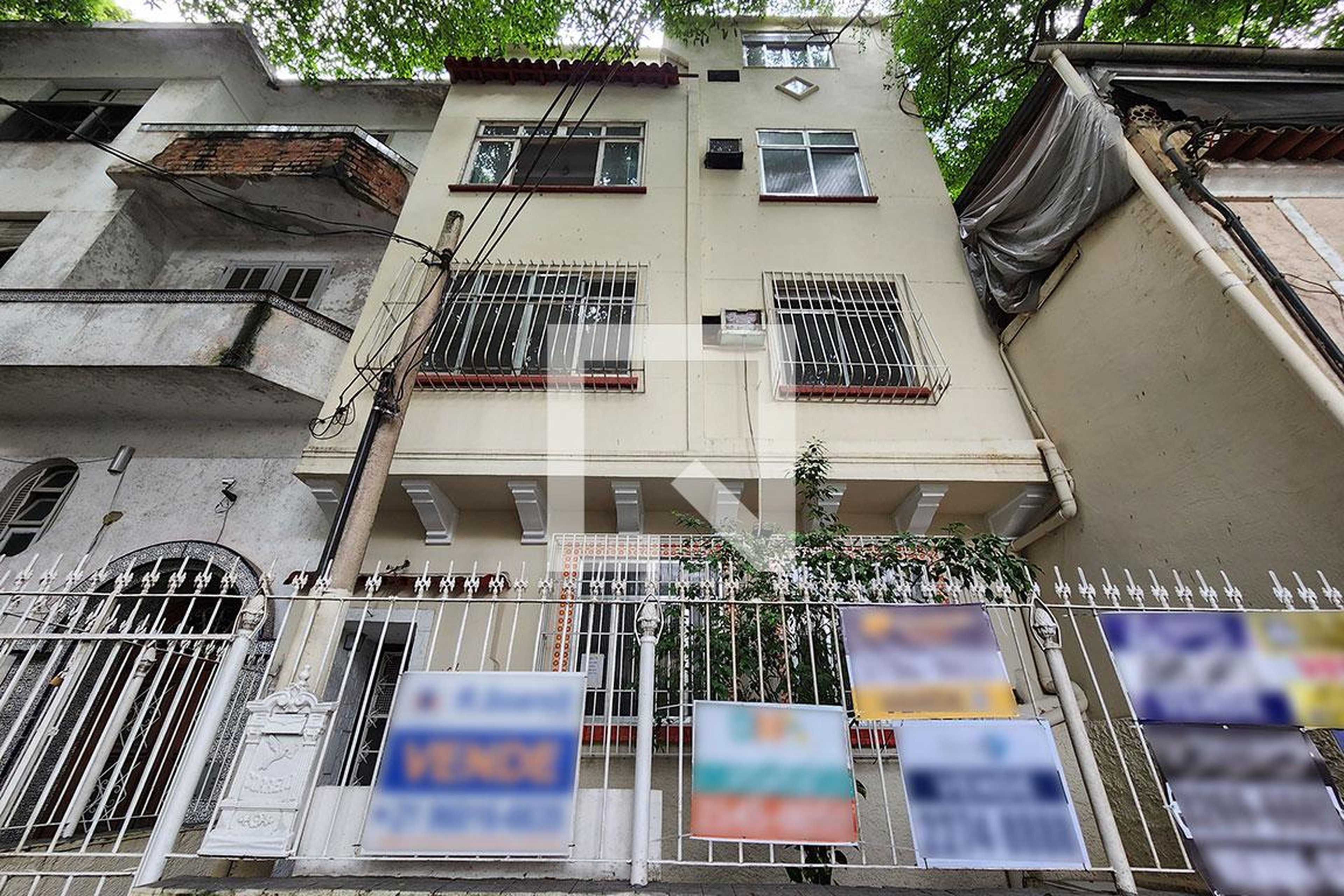 Fachada Condomínio em Rua Dezenove de Fevereiro, 164