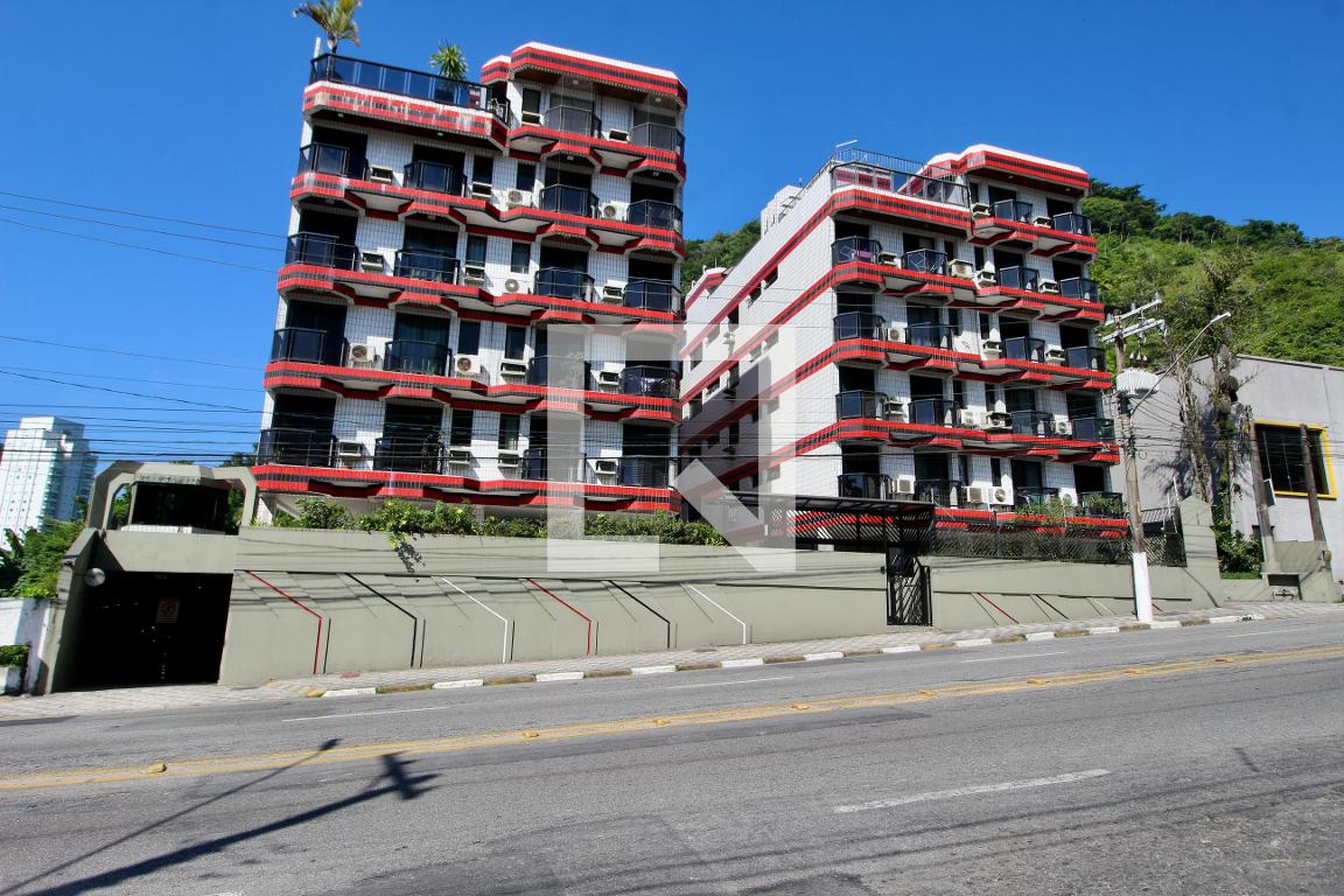 Fachada Condomínio Itaici