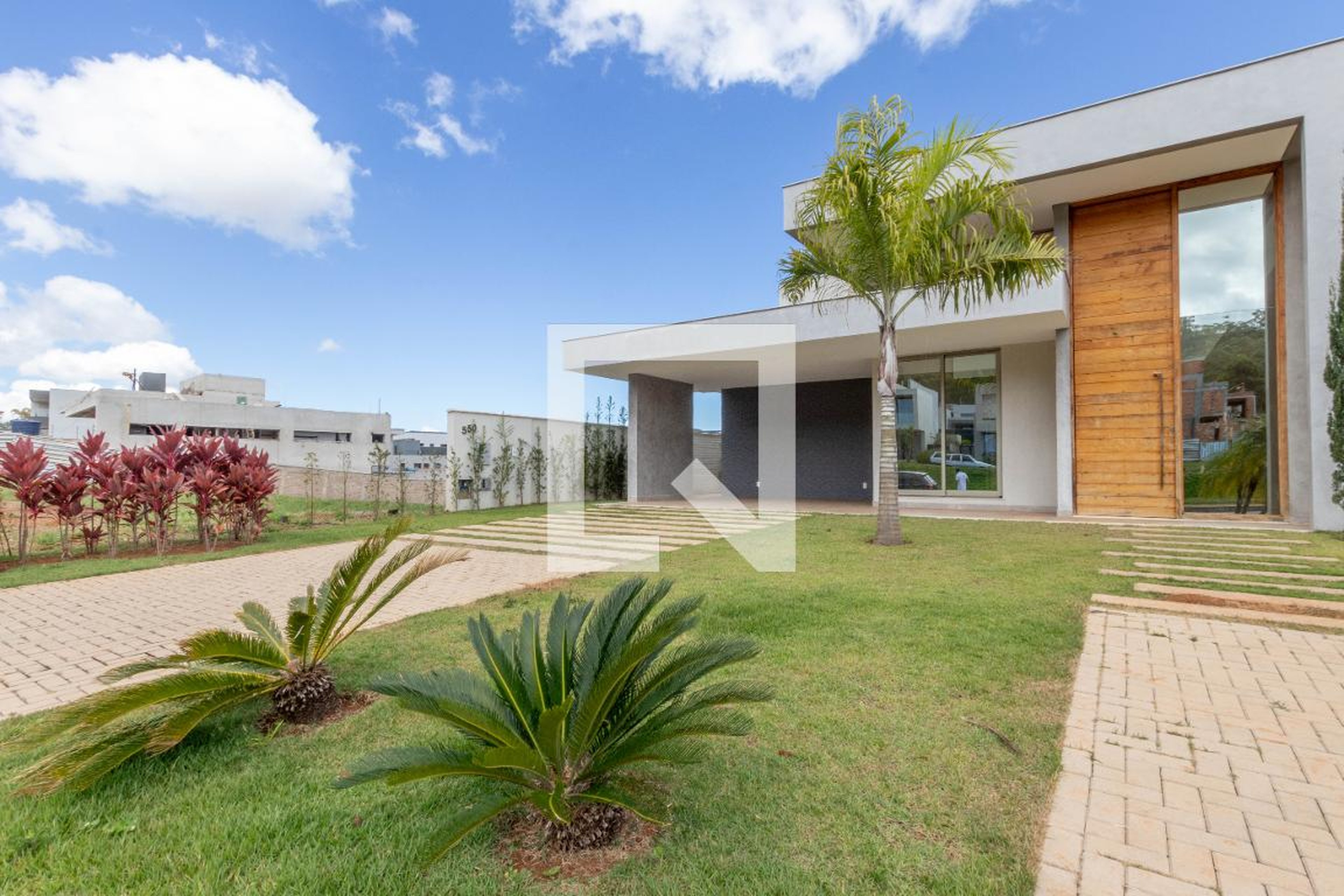 Fachada Condomínio em Alameda dos Rios, 550