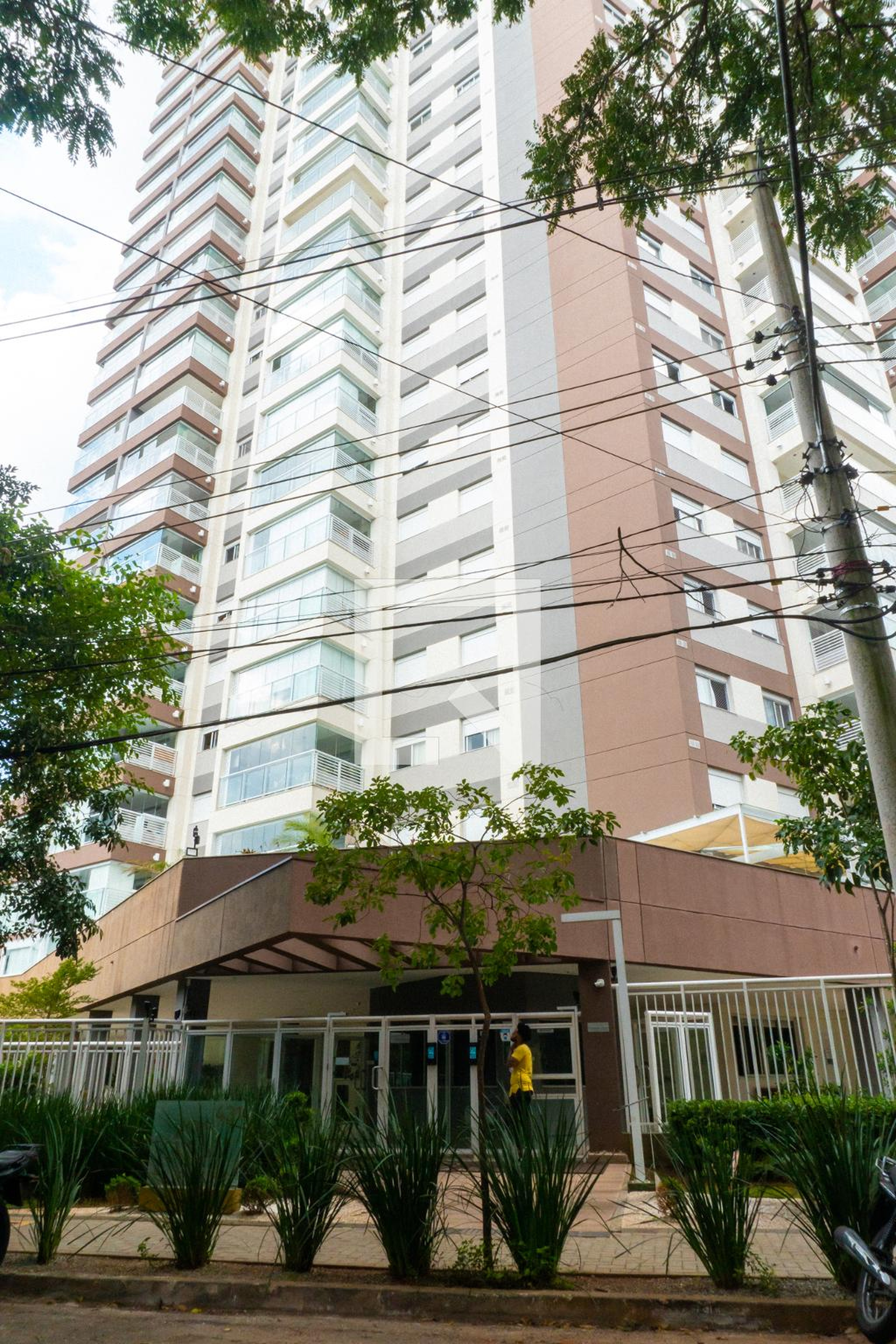 Fachada do Prédio Condomínio em Rua Ossian Terceiro Teles, 461