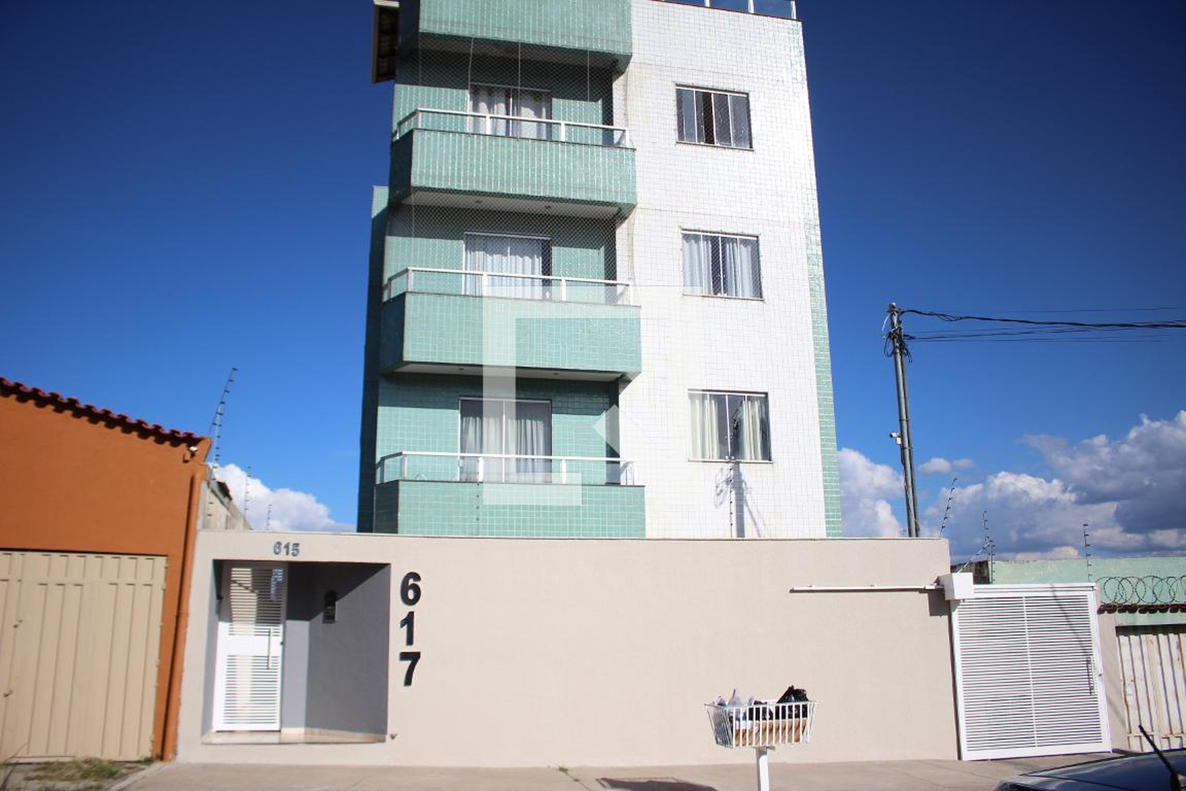 Fachada Condomínio em Rua Rio Doce, 617