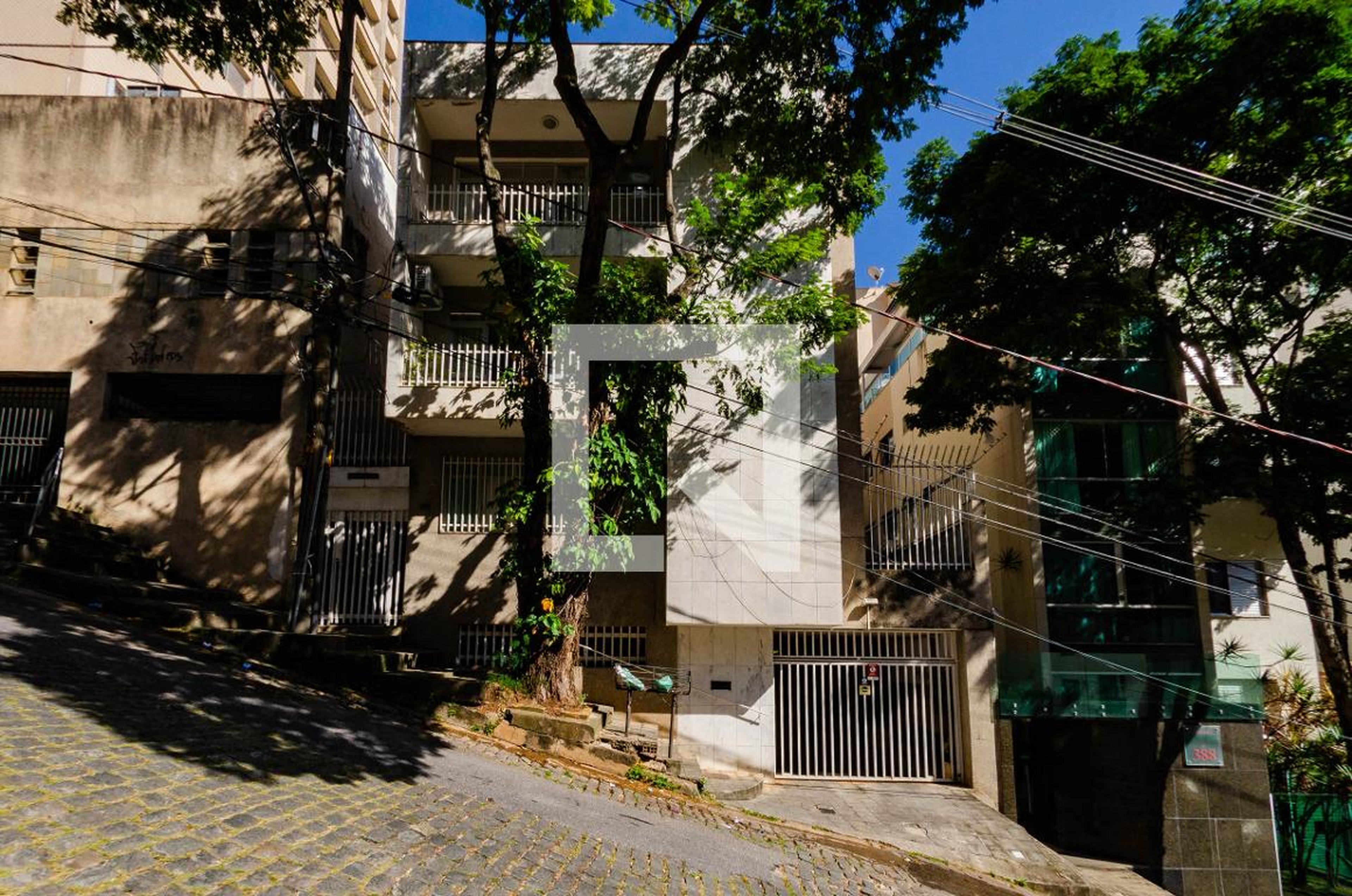 Fachada Condomínio em Rua Estácio de Sá, 400