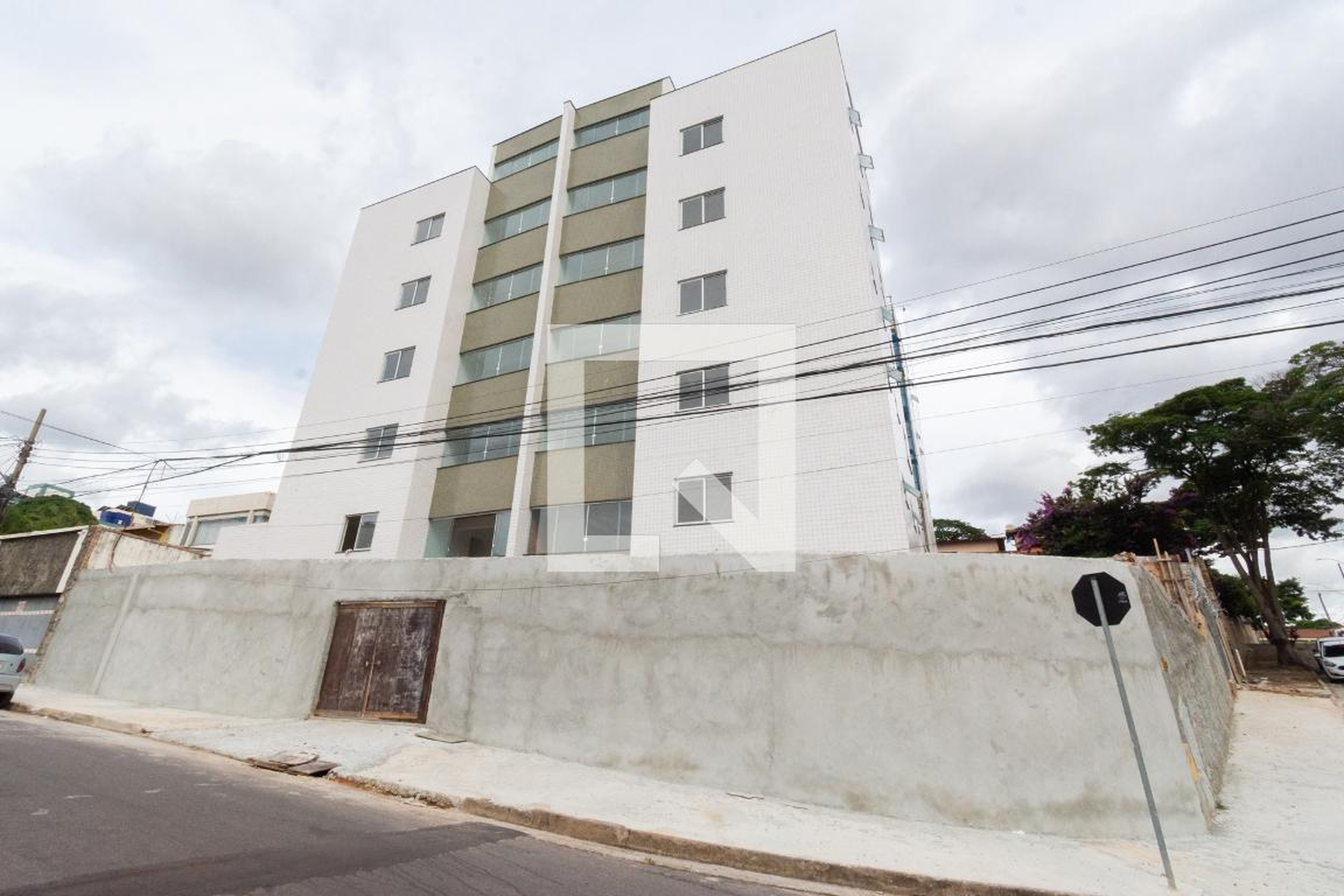 Fachada Condomínio em Rua Império, 231