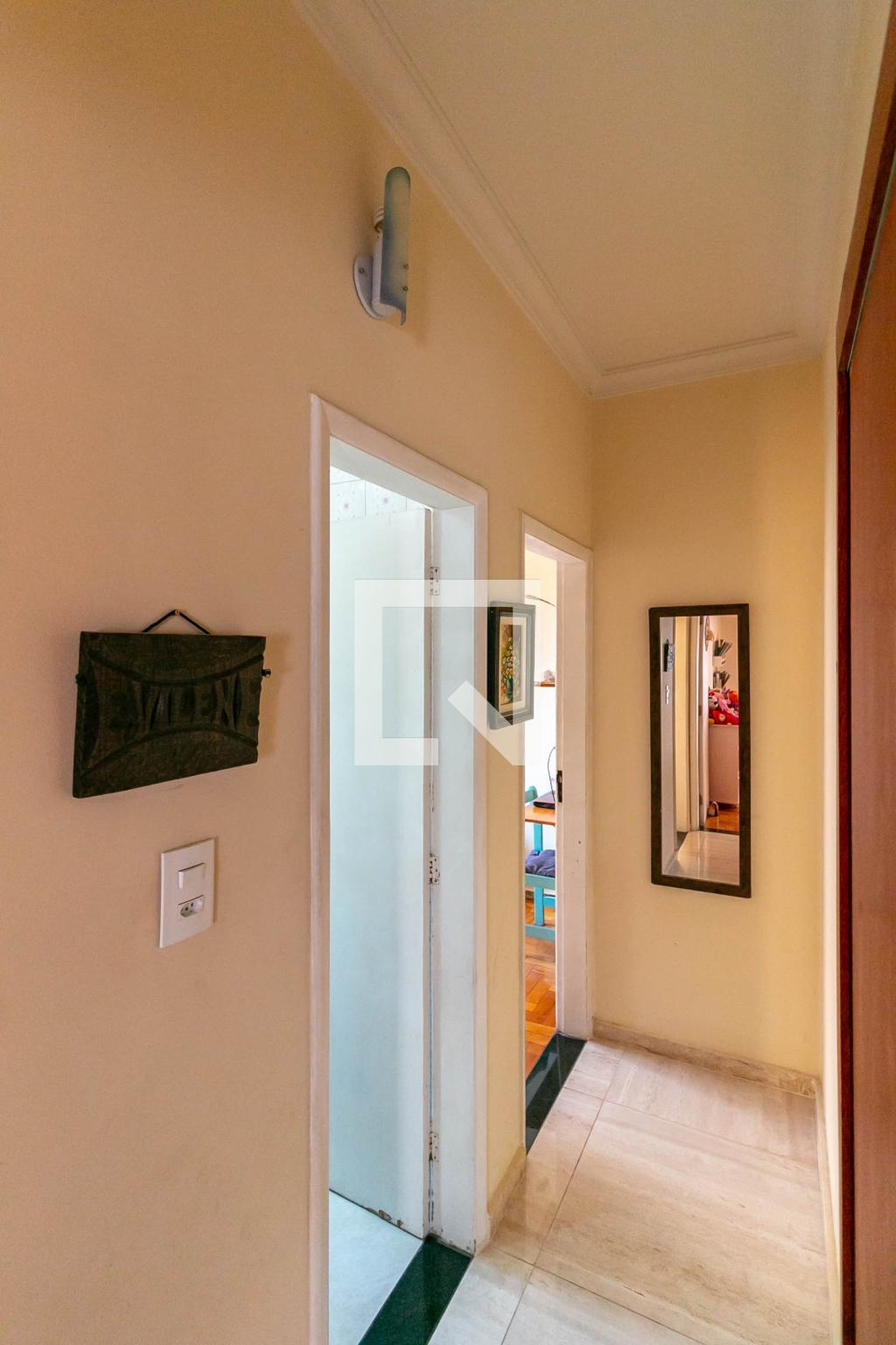 Hall Condomínio em Rua Cândido Nogueira, 80