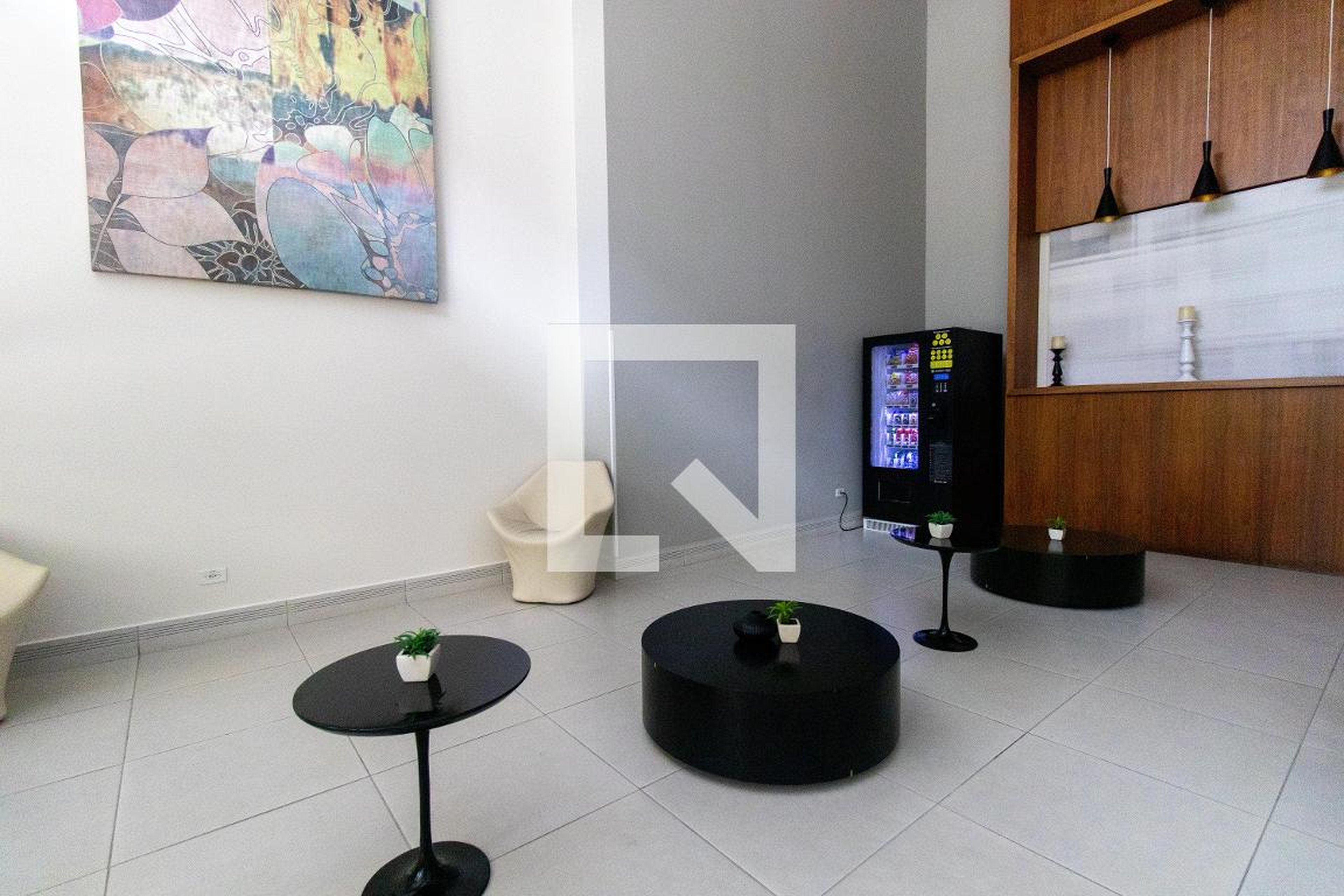 Hall social - Mid Home