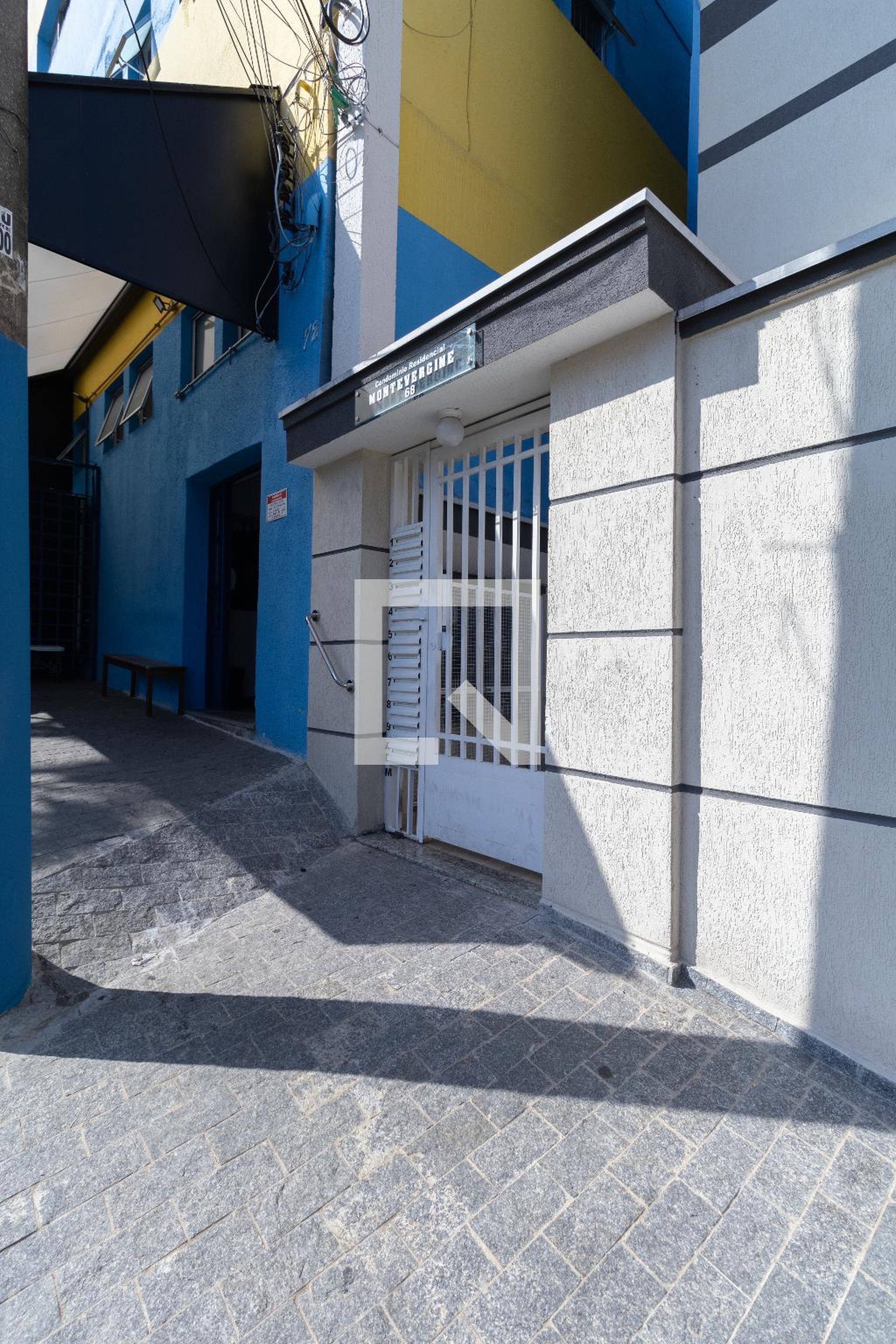 Fachada Condomínio em Rua Nossa Senhora de Montevergine, 68