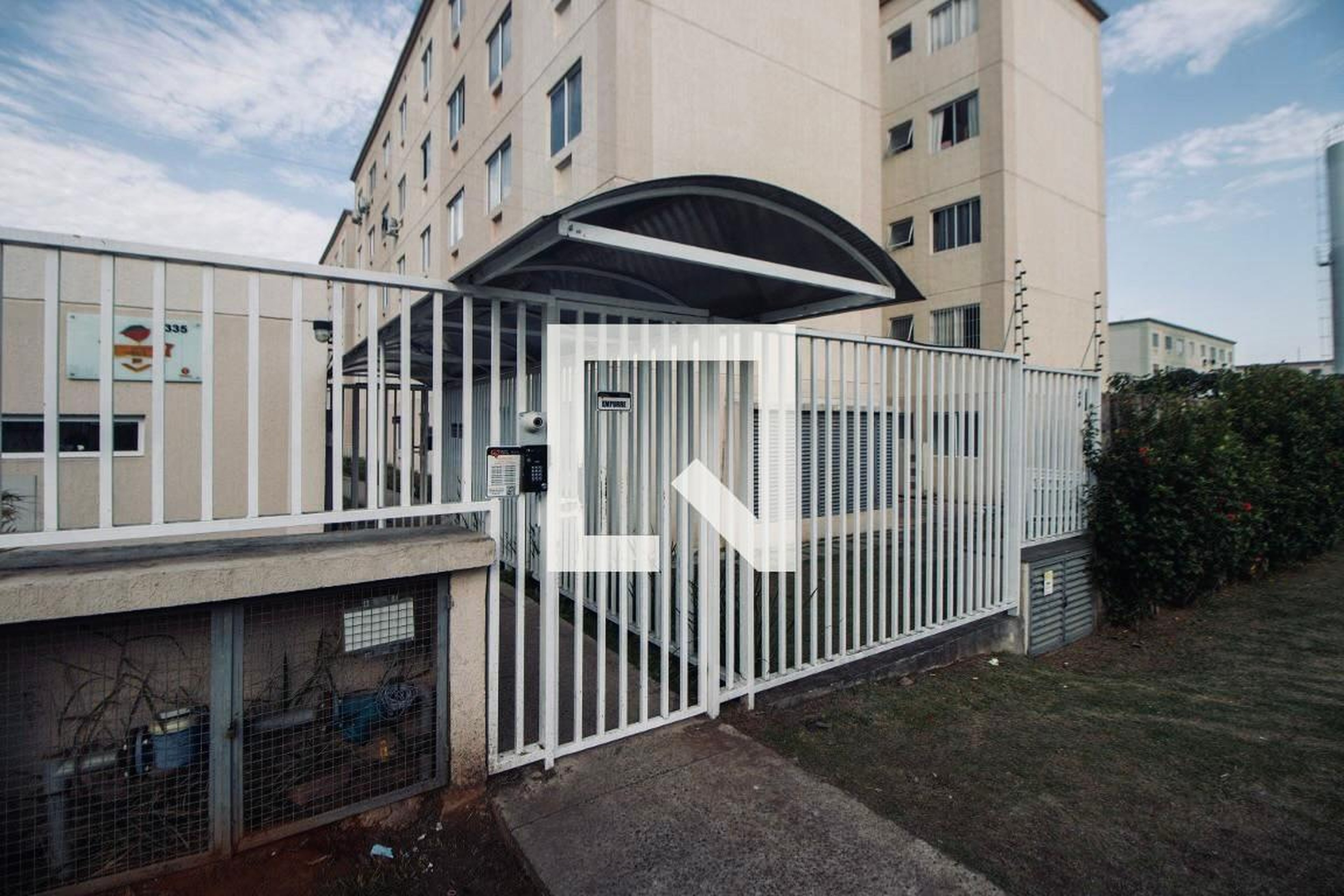 Fachada Condomínio em Rua Irmã Teresilda Steffen, 337