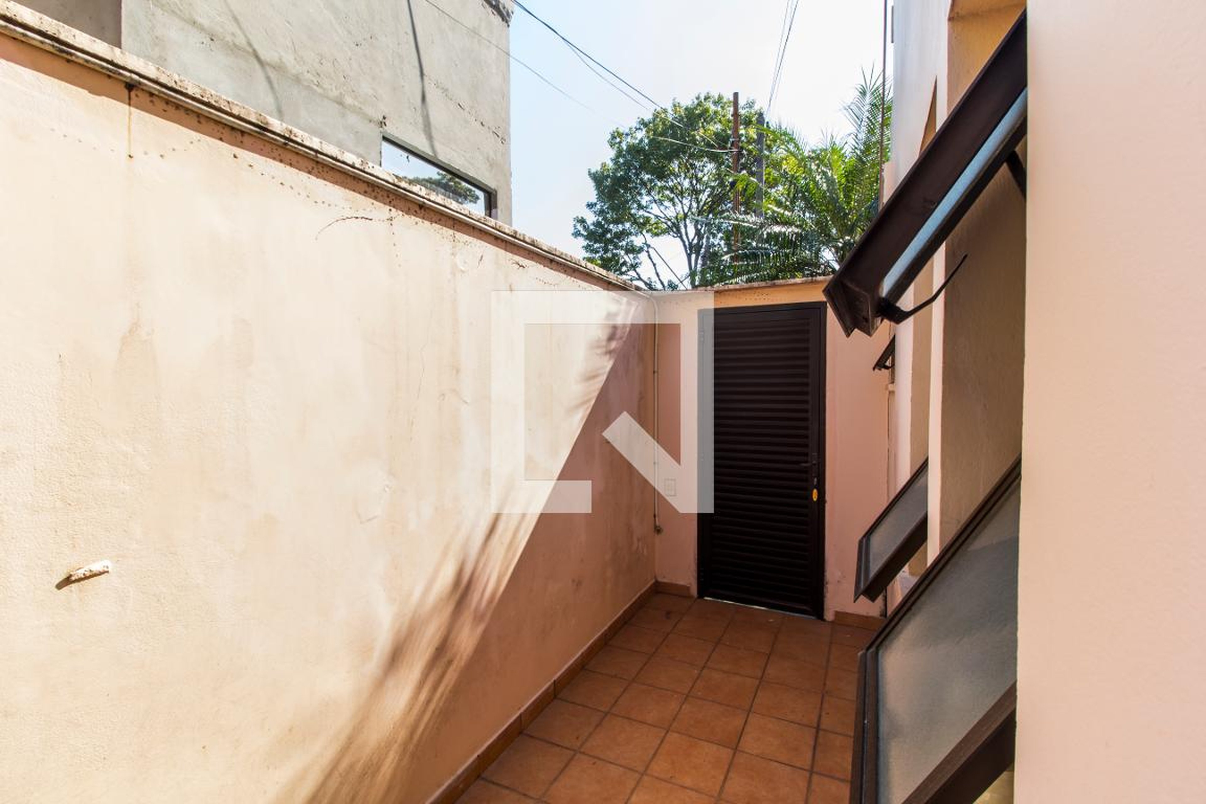 Entrada Condomínio em Alameda das Tulípas, 195