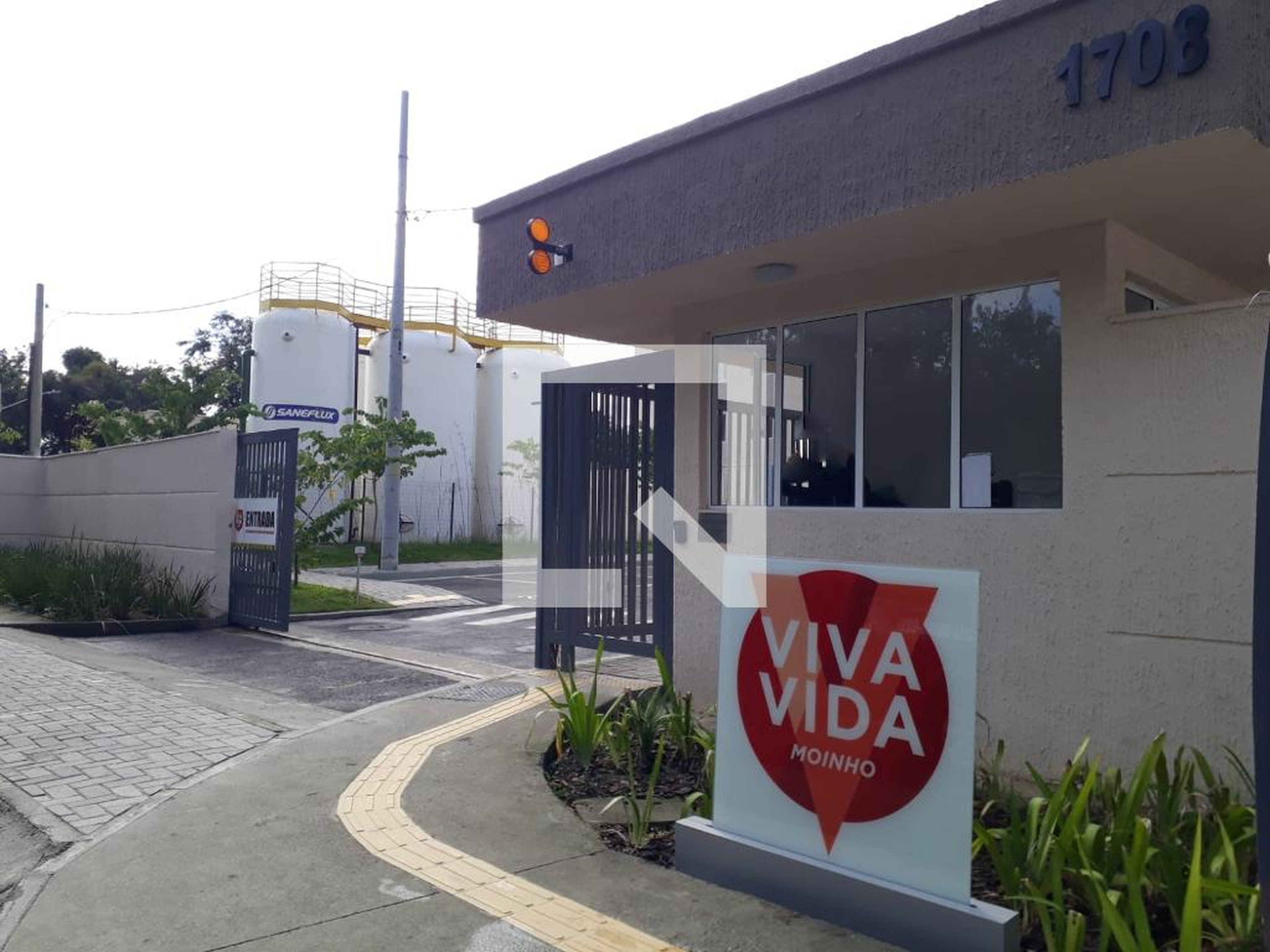 Fachada do condomínio Condomínio em Estrada dos Caboclos, 1708