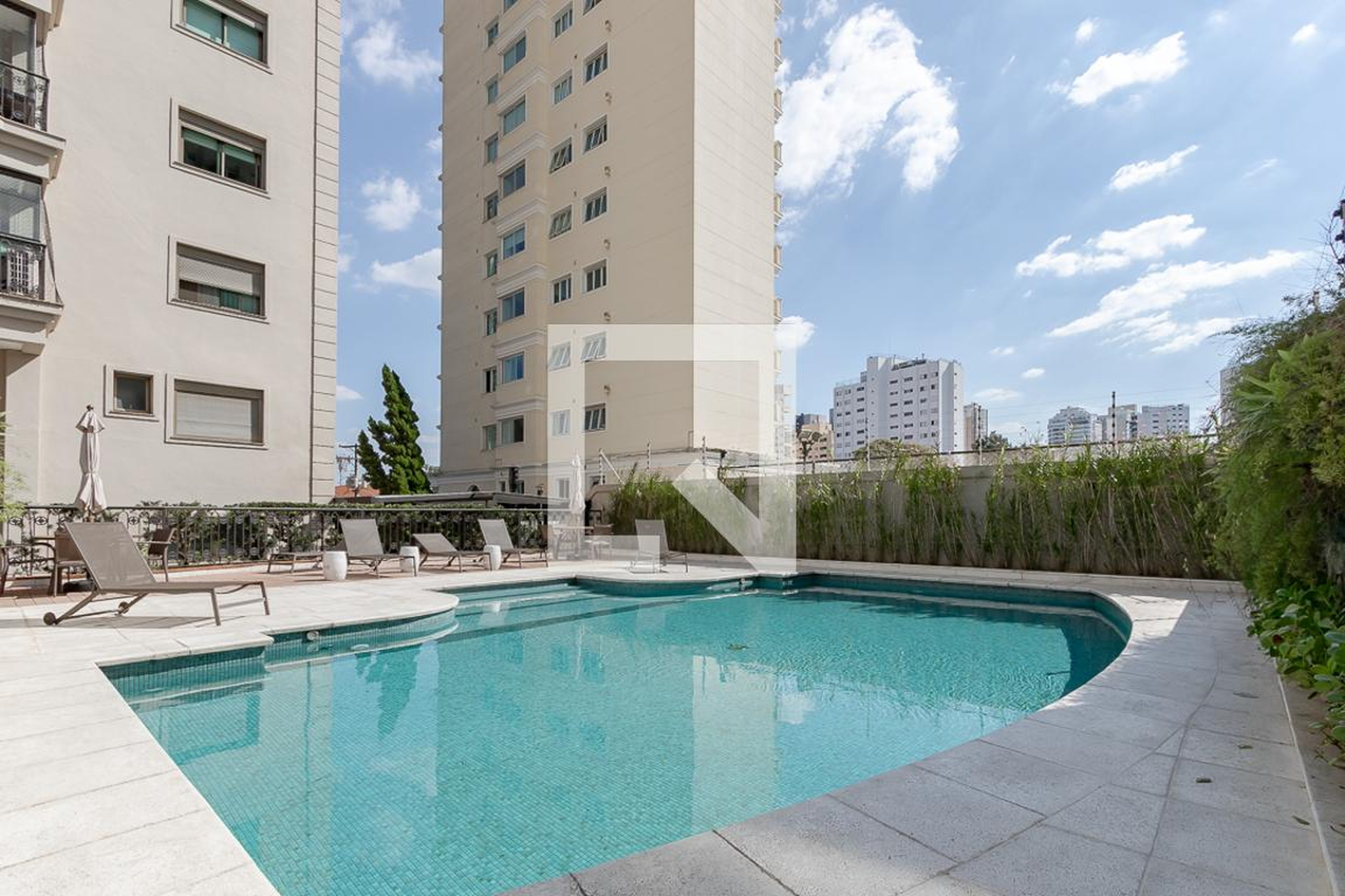 Piscina - Jardim de Monet