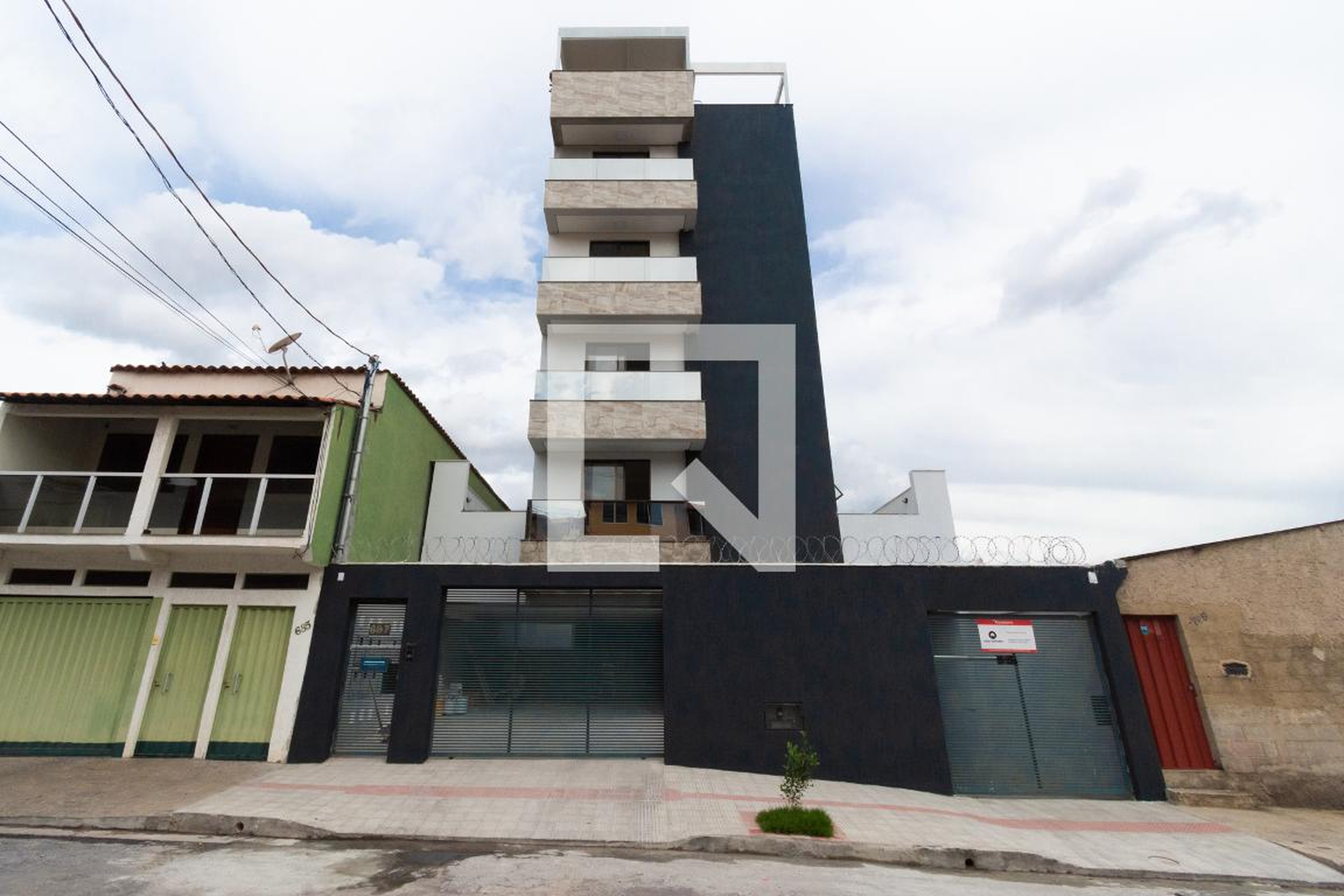 Fachada Condomínio em Rua Rio Grande, 695