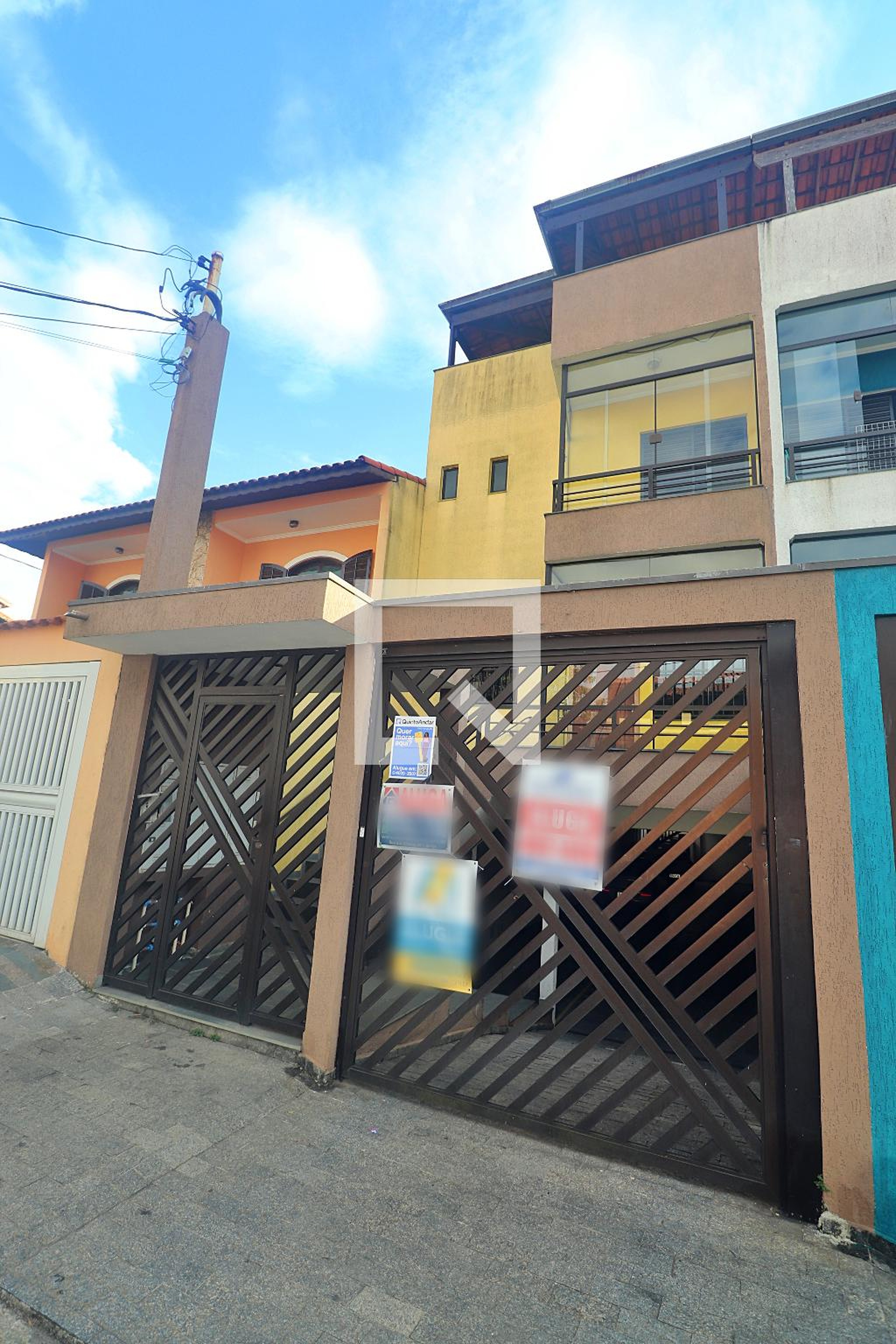 Fachada Condomínio em Rua Suíça, 715