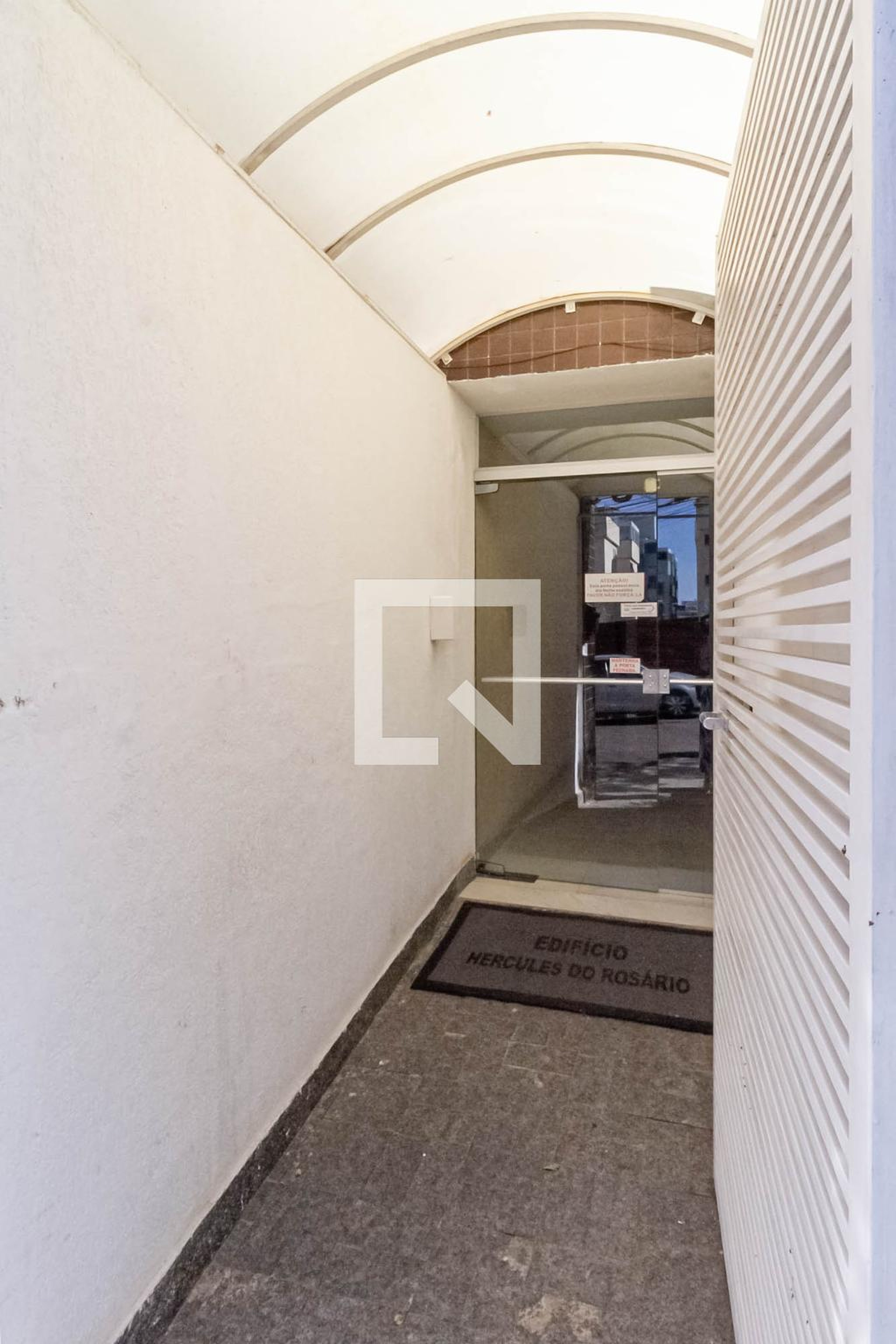 Entrada Condomínio em Rua Castelo de Abrantes, 191