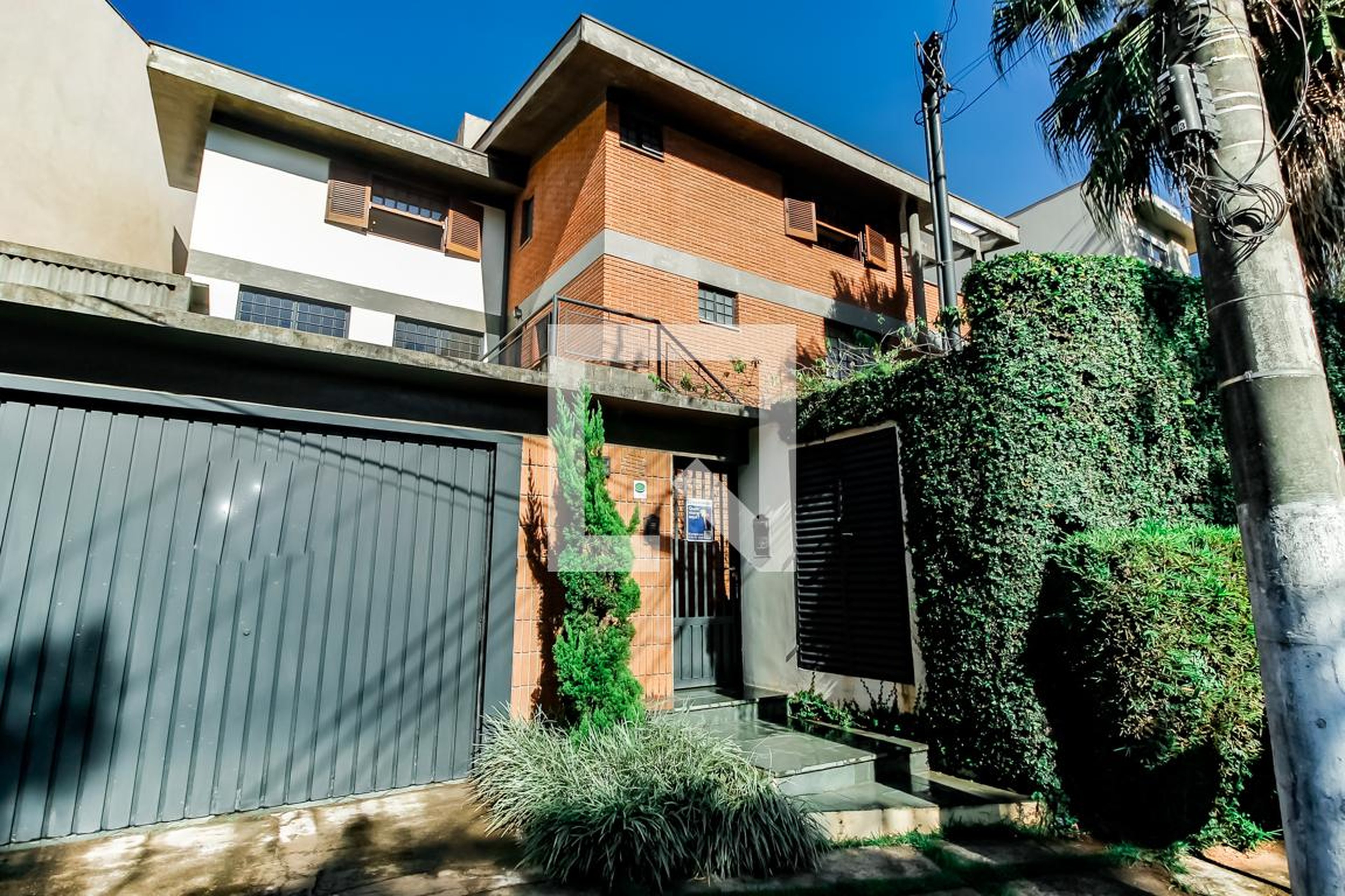 Fachada Condomínio em Rua Paulo Iii, 67