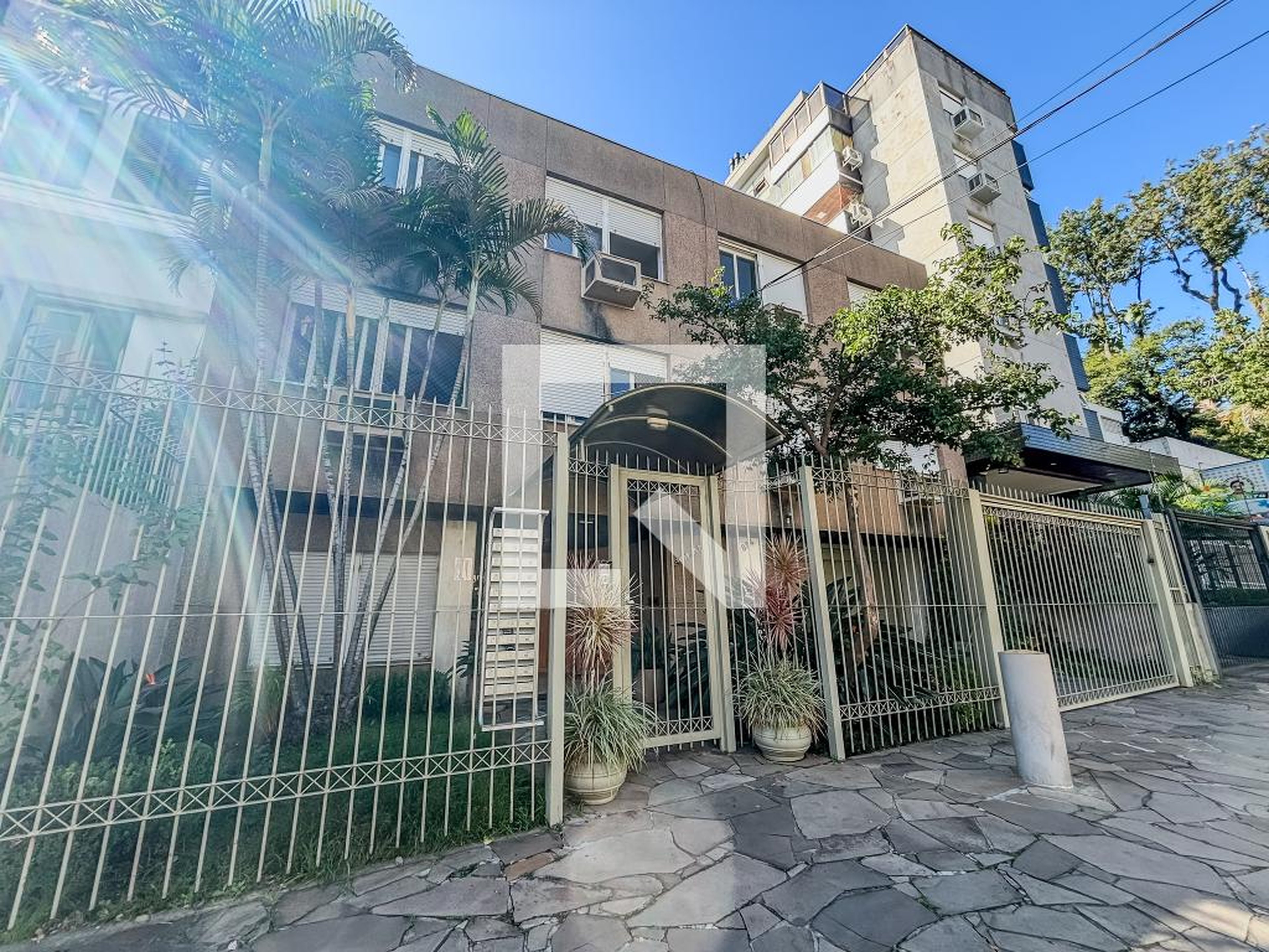 Fachada Condomínio em Rua Coronel Bordini, 854