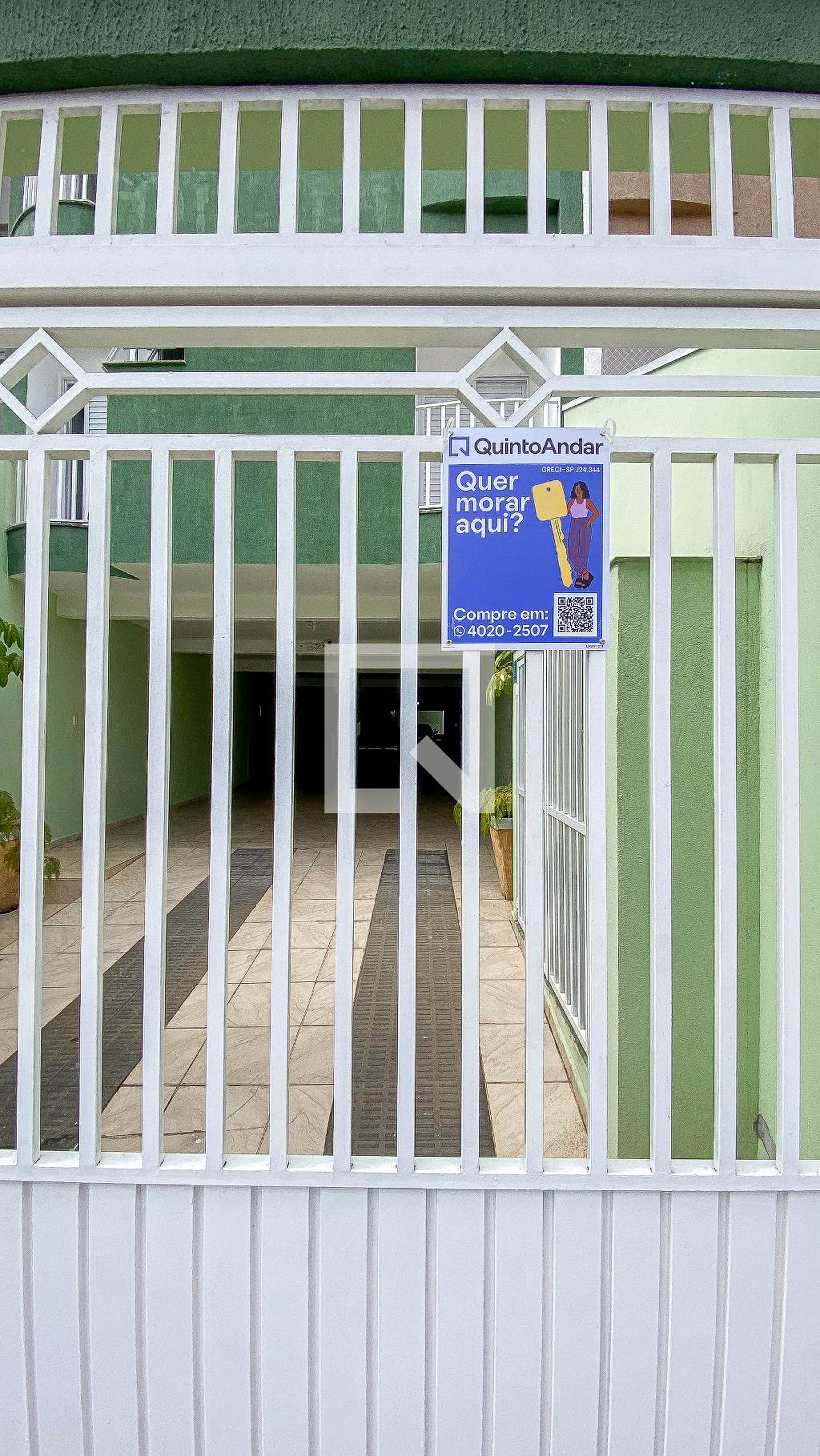 Fachada Condomínio em Rua Frei Caneca, 244