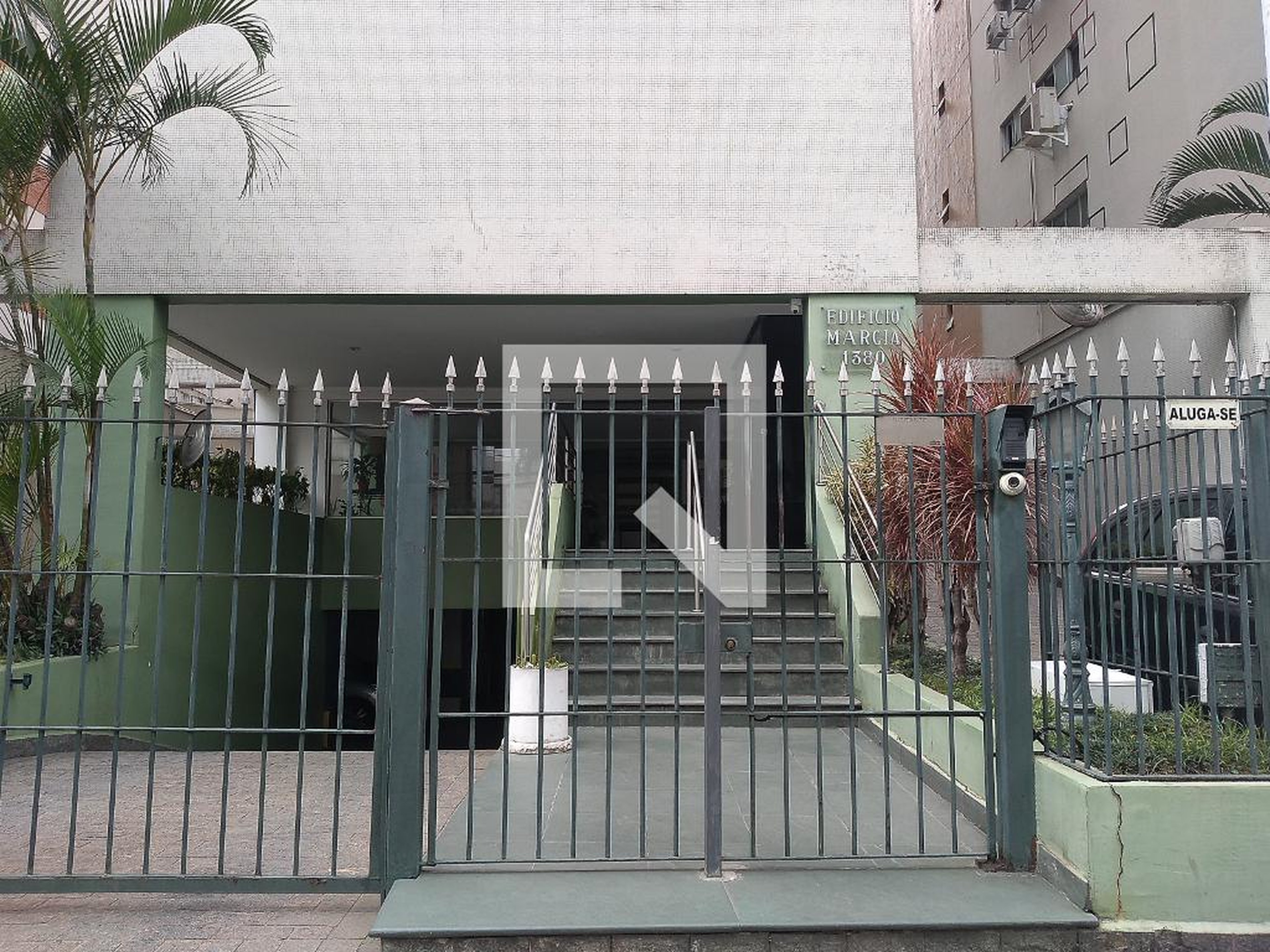 Fachada Condomínio em Rua Cajaíba, 475