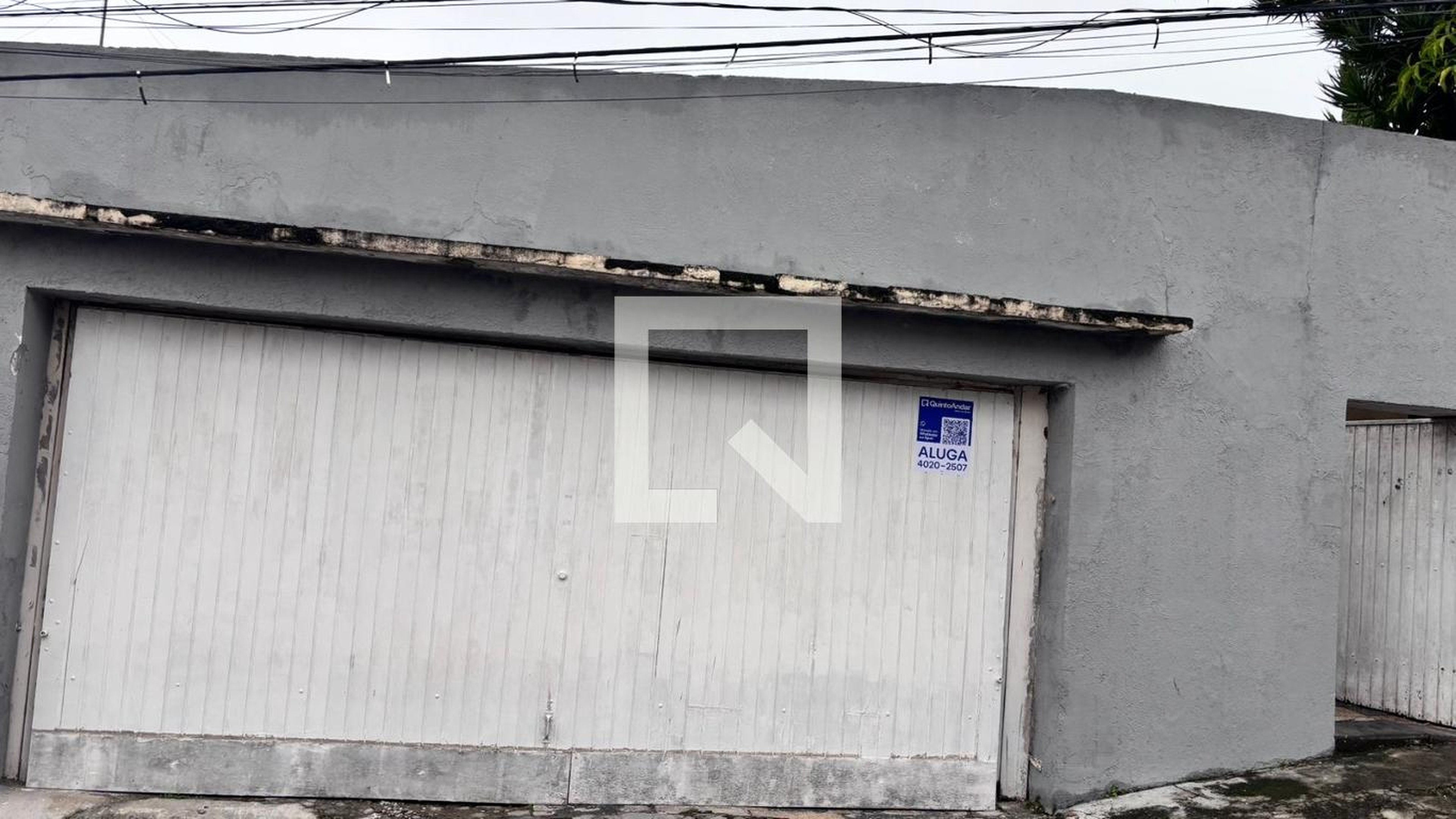 Fachada Condomínio em Travessa Pedro Ermini, 74
