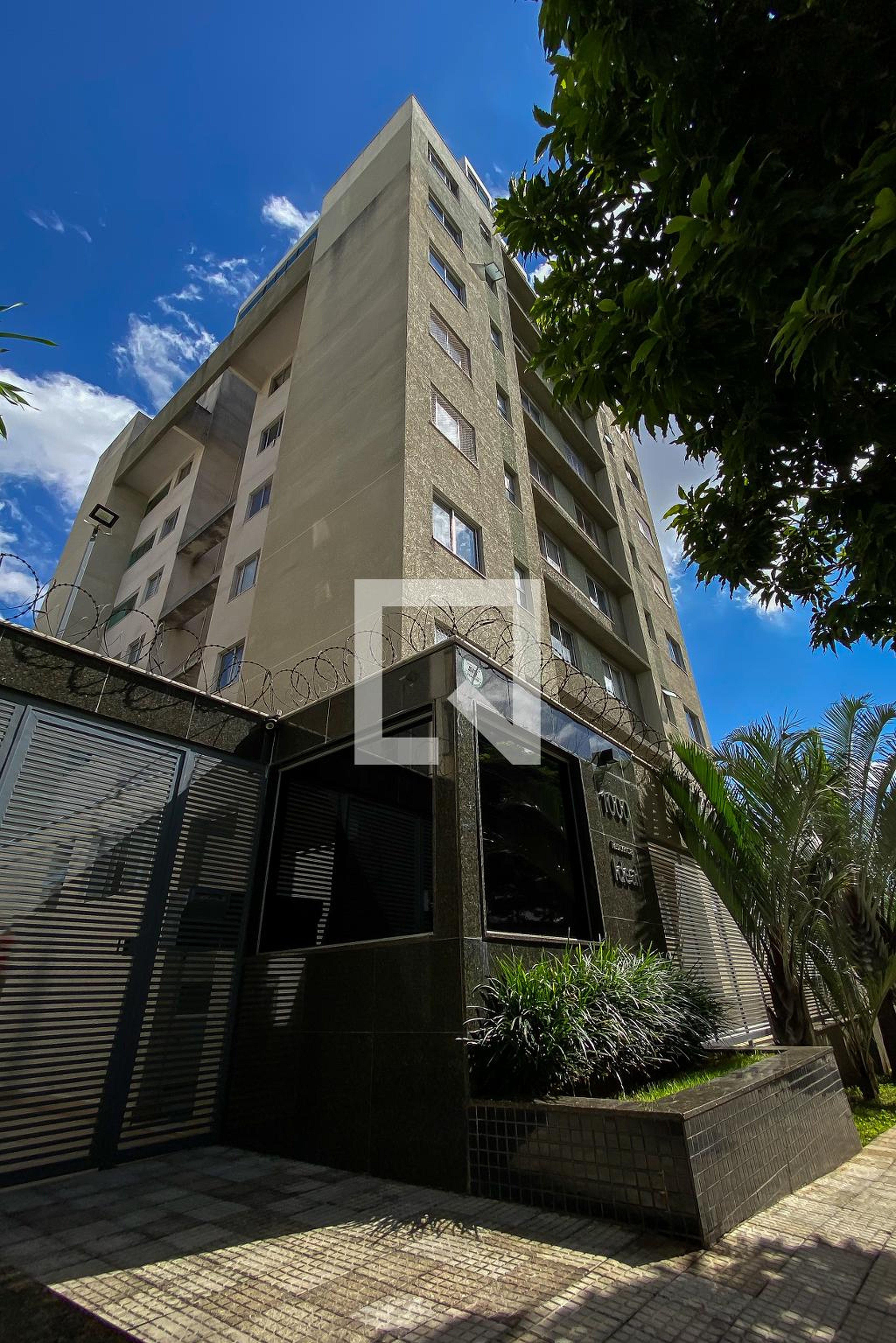 Fachada Condomínio em Rua Júlio de Castilho, 1000