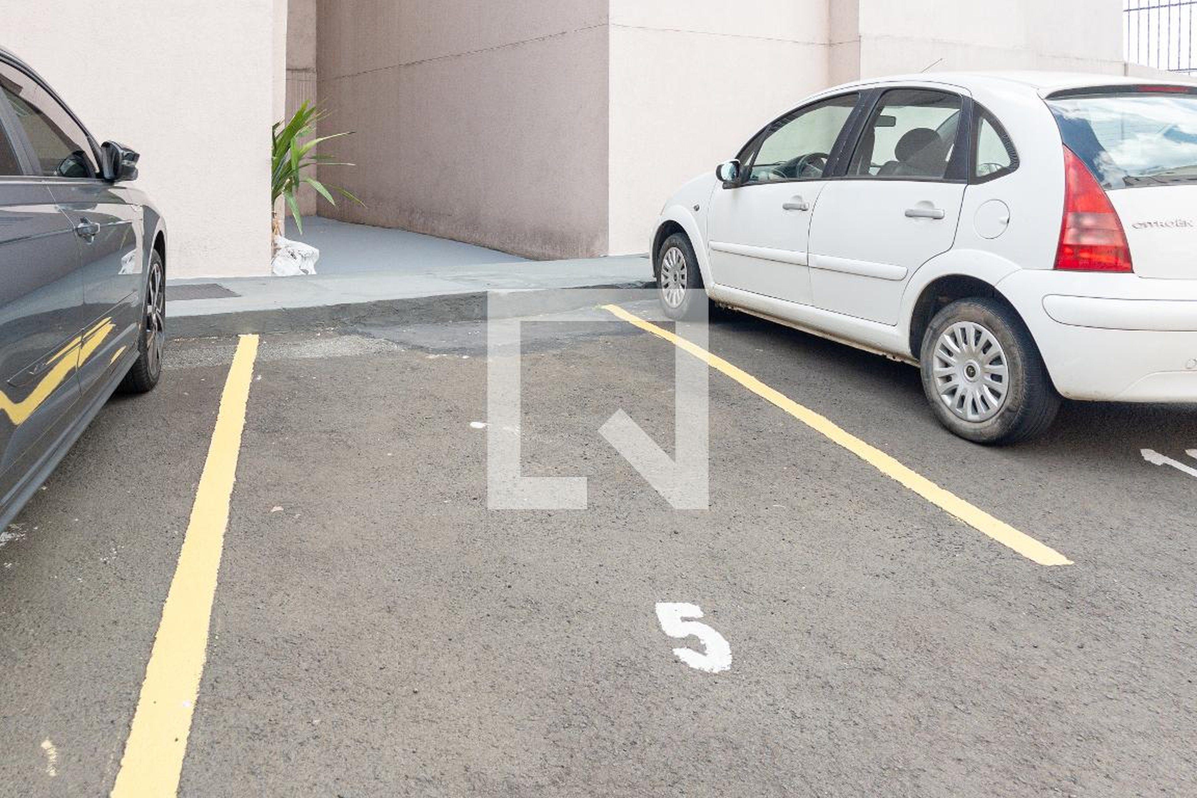 Estacionamento - Residencial Portal do Sol