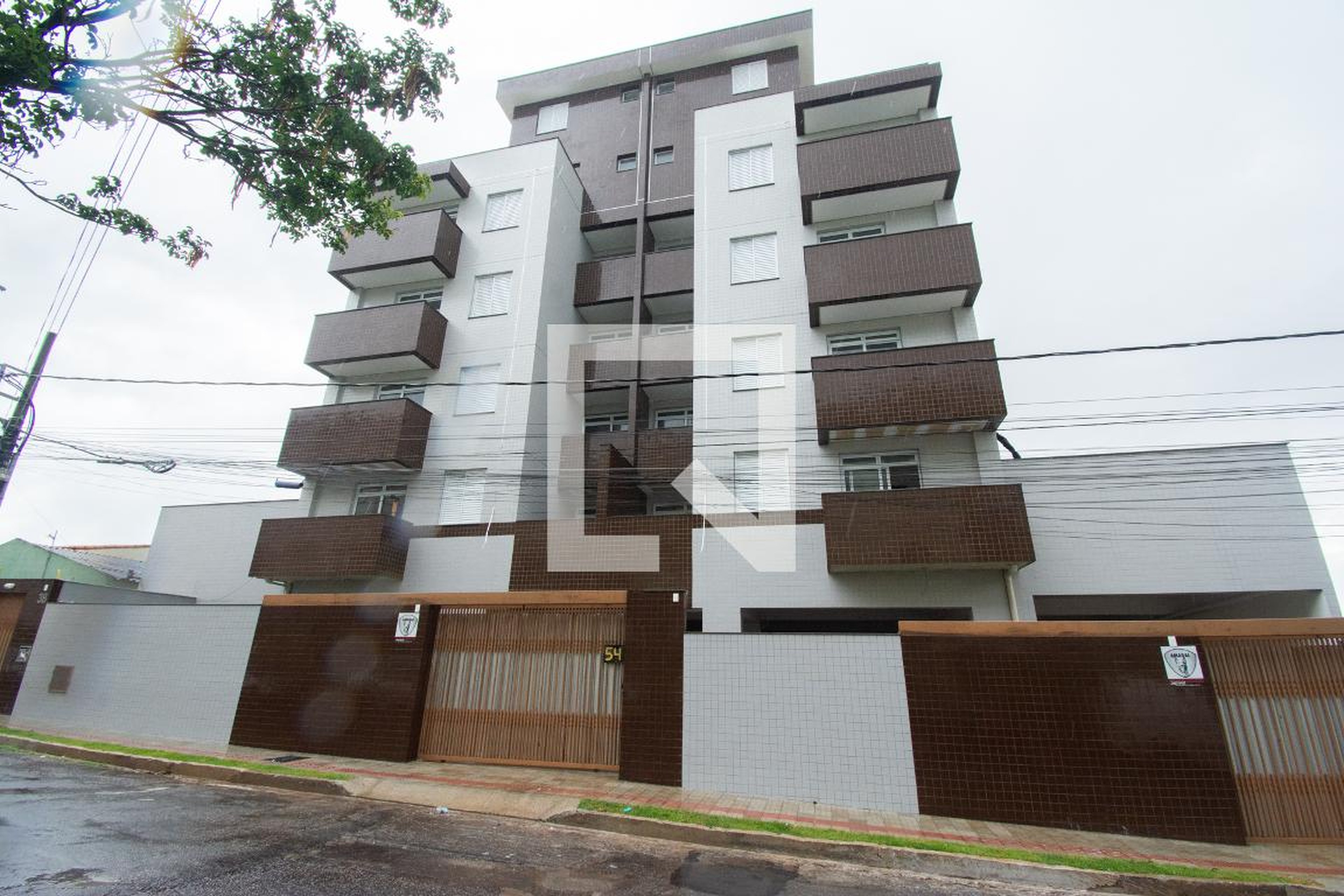 Fachada Condomínio em Rua Braz Rodrigues Chaves, 54