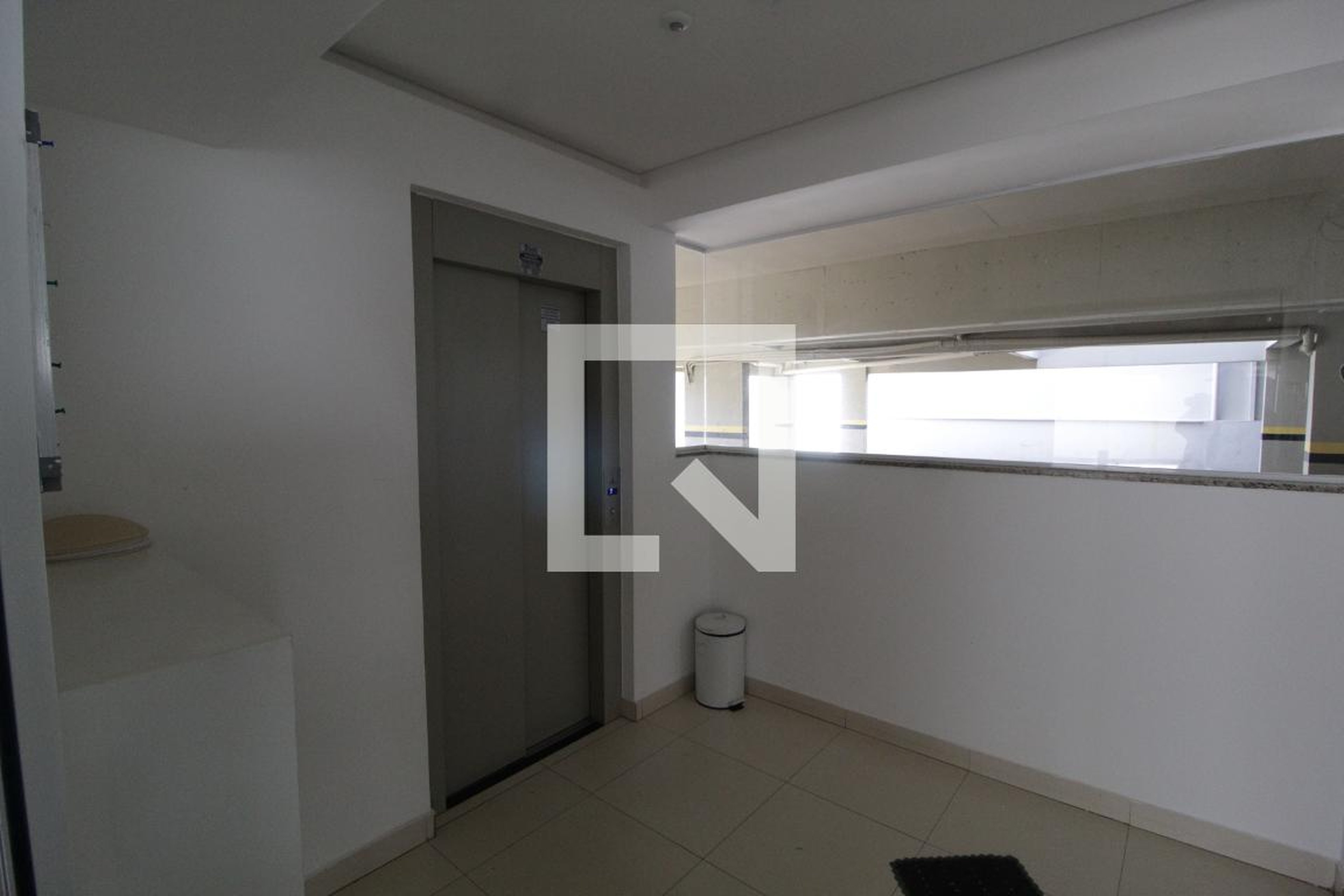 Elevador Condomínio em Rua Senador Furtado, 203