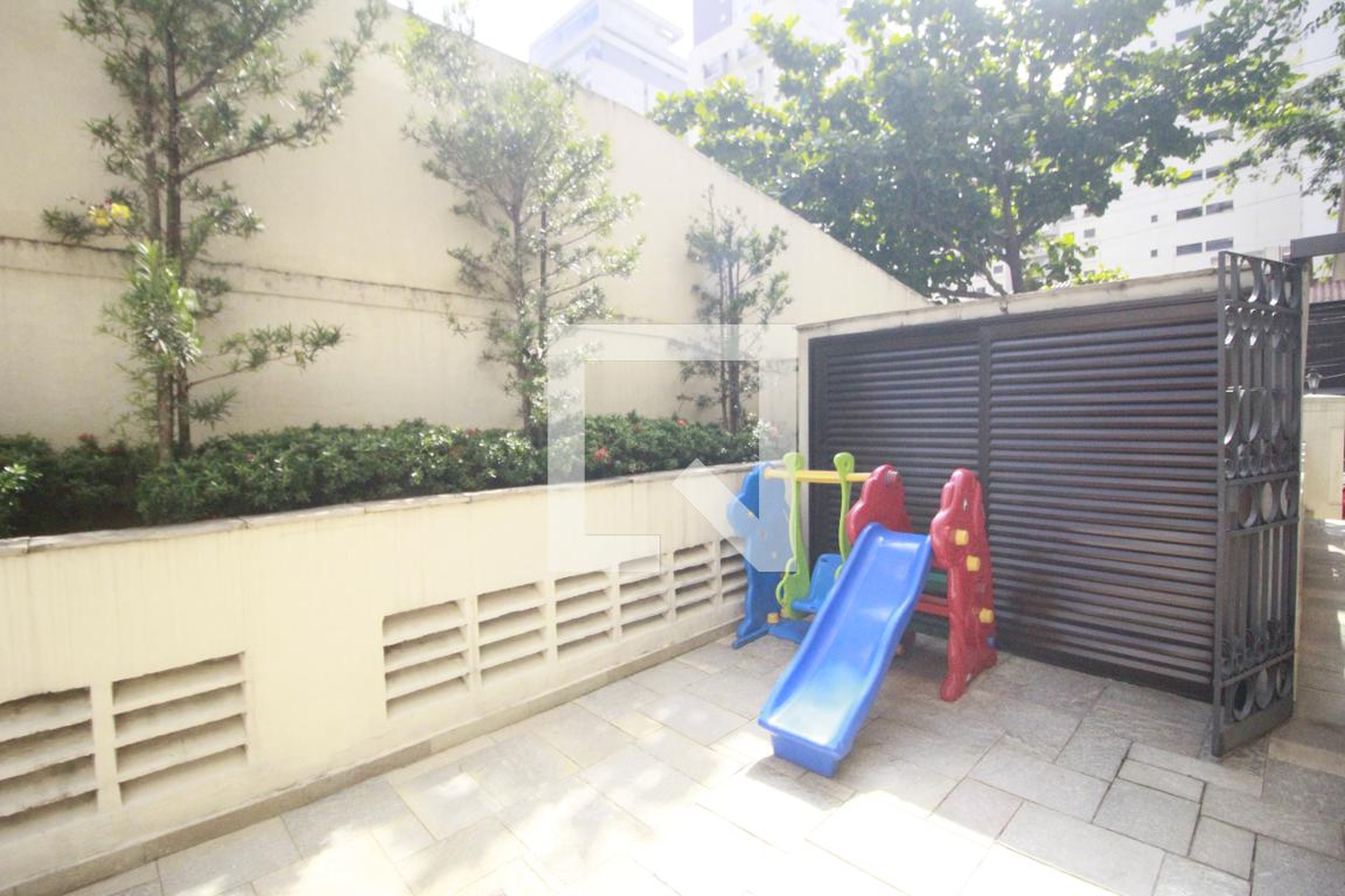 Playground - Edifício Maison de France