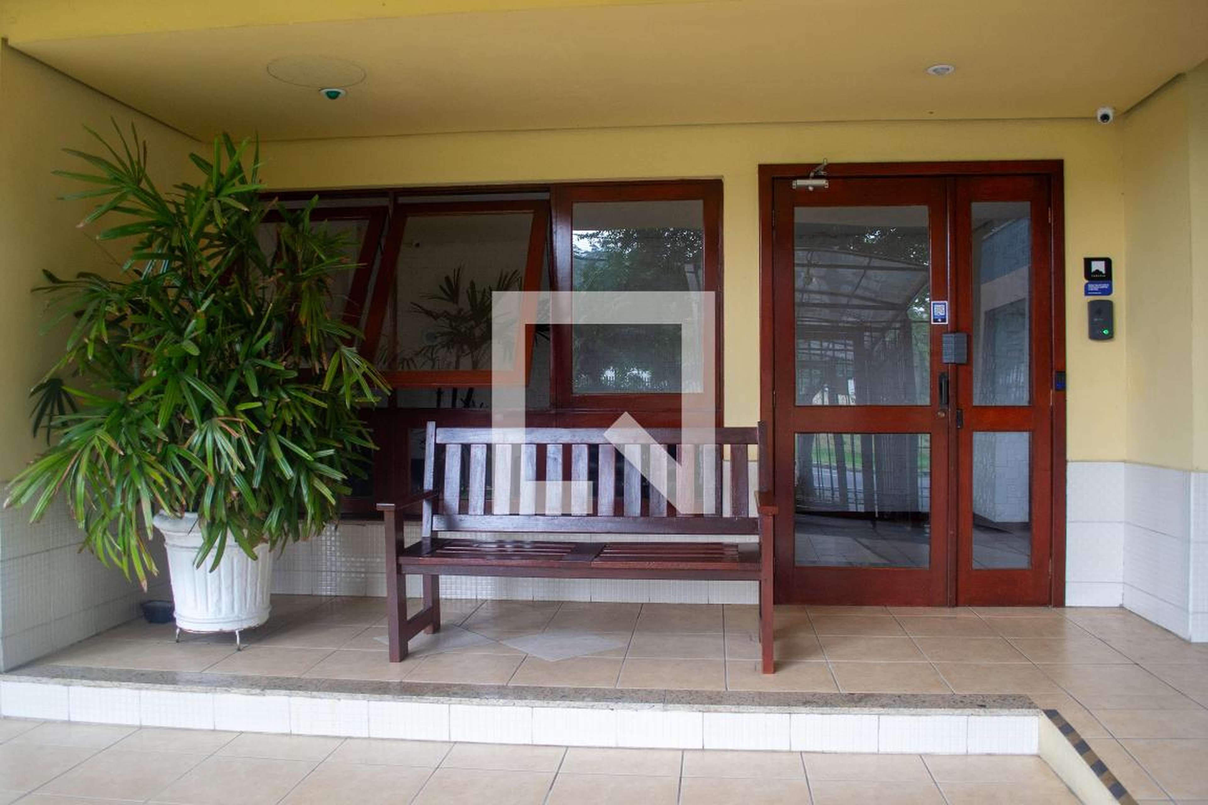 Entrada do prédio - Ilha de Creta