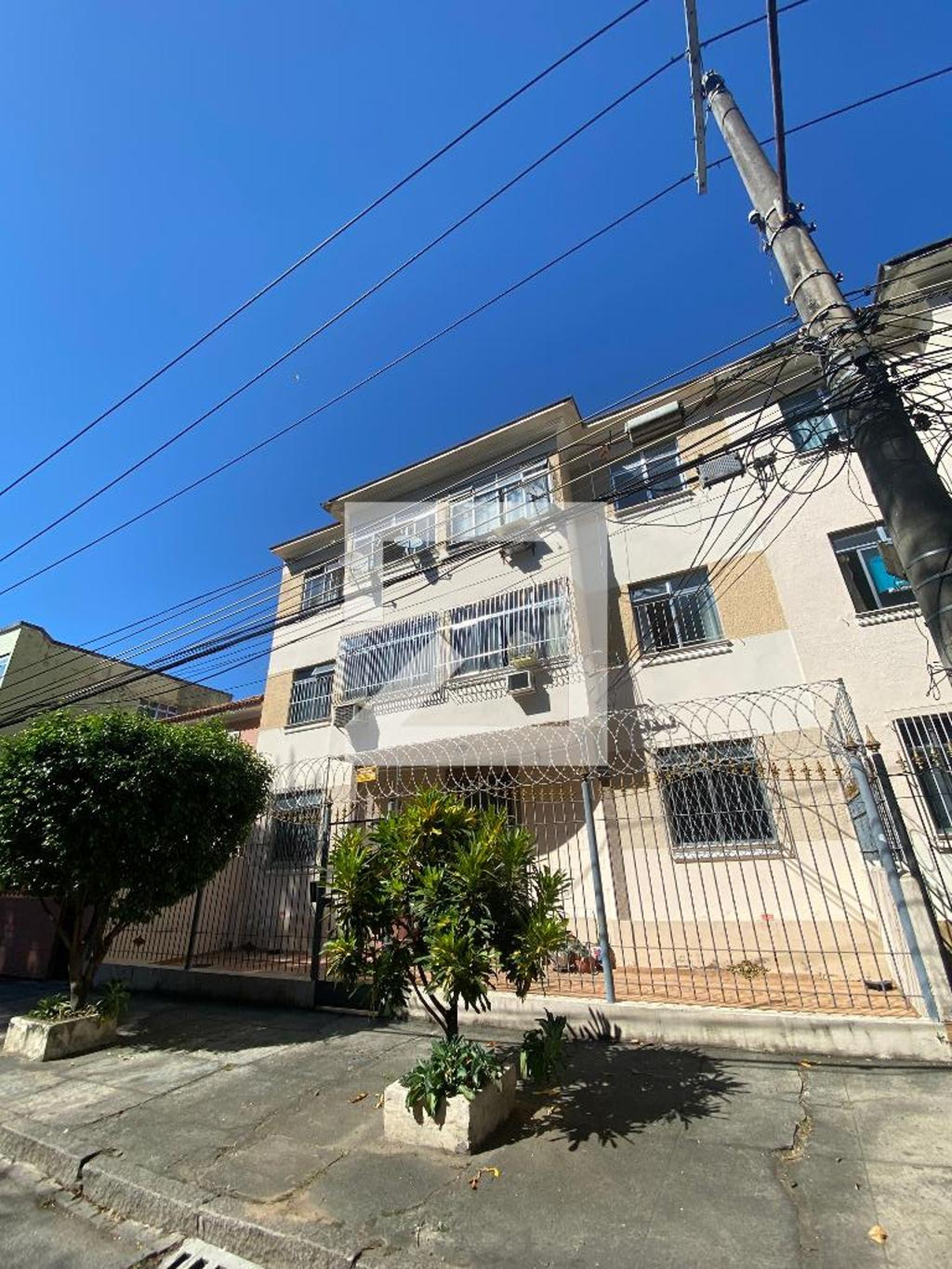 Fachada do Prédio Condomínio em R. Cadete Polônia, 73