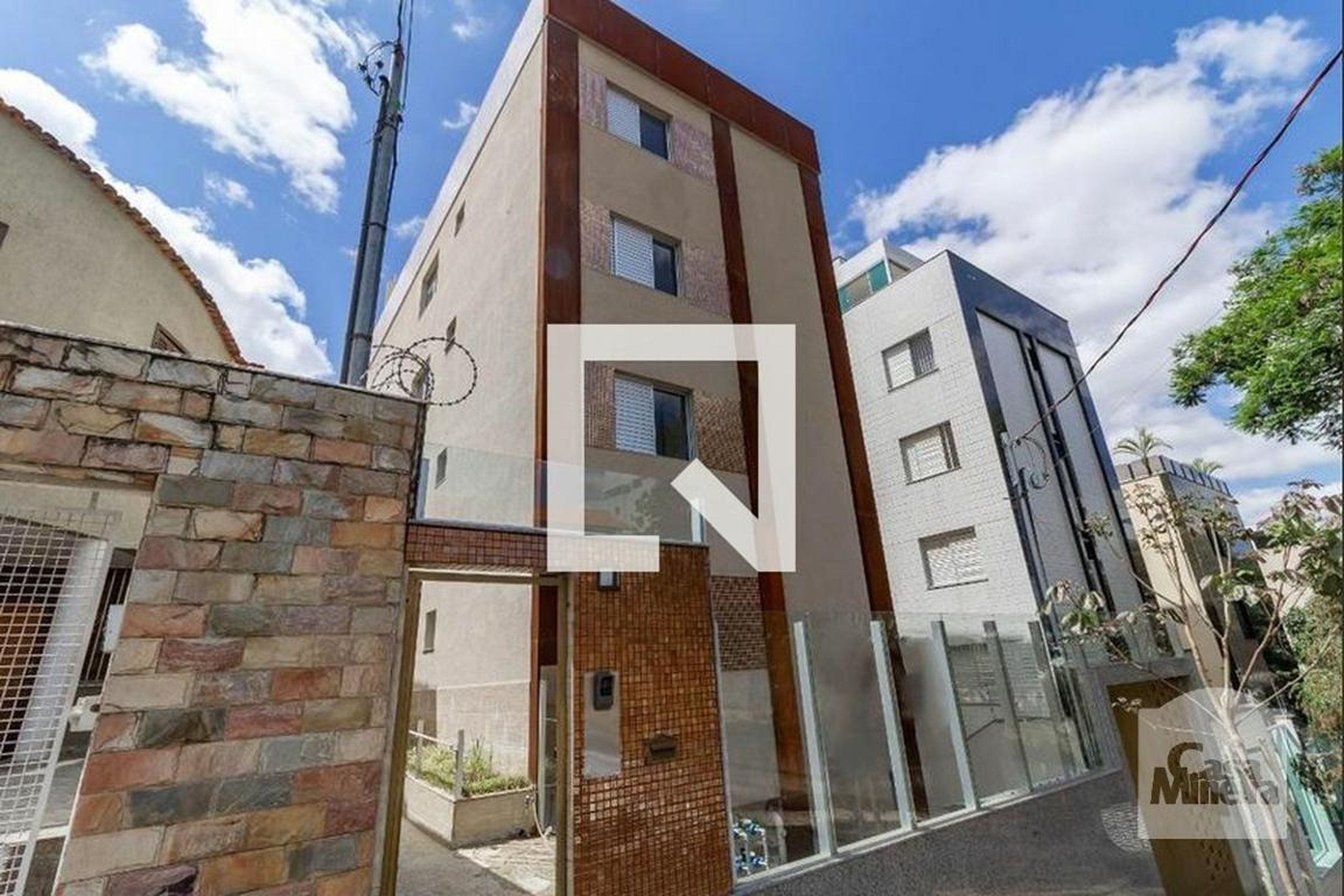 Fachada Condomínio em Rua José Júlio Ferreira, 230