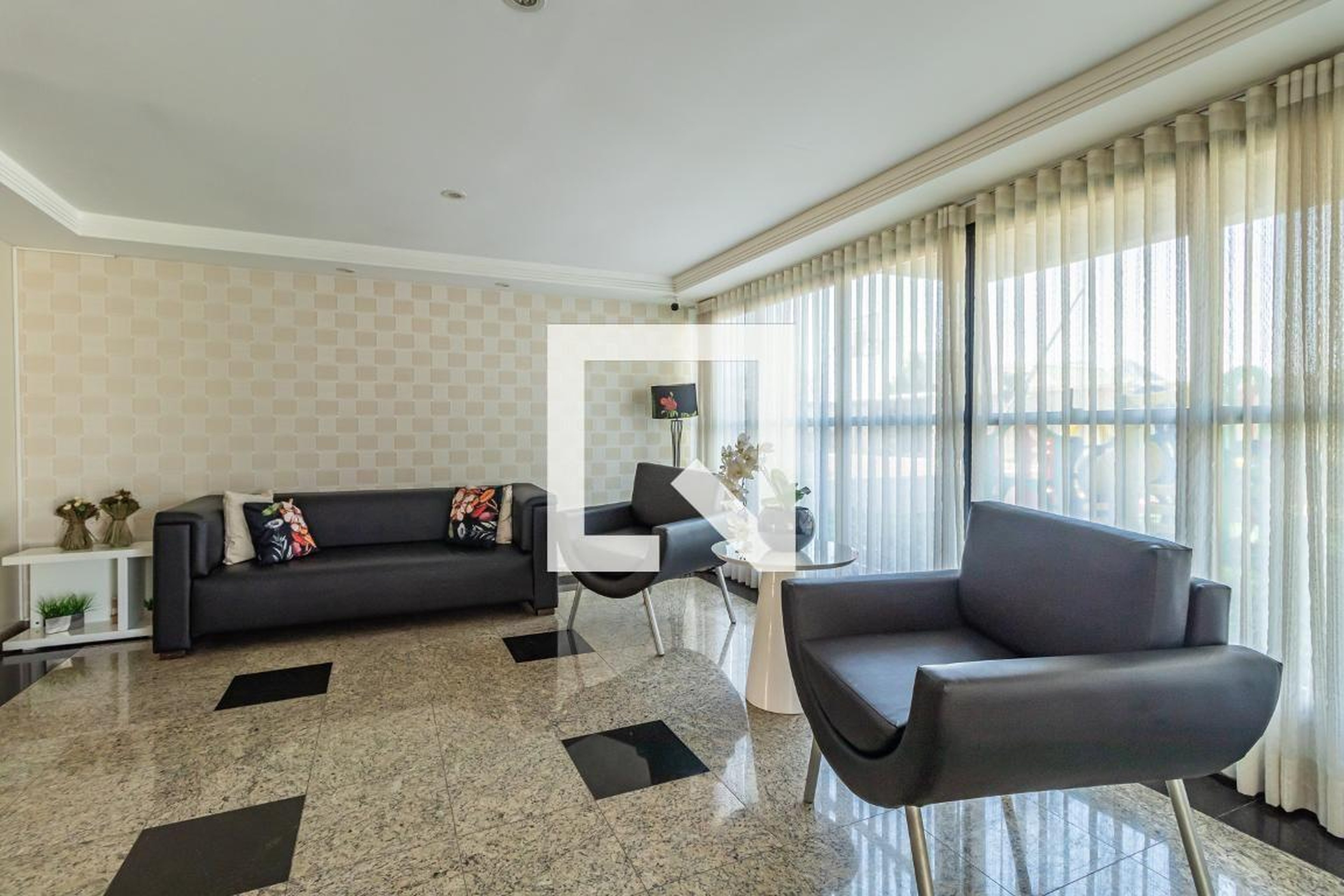 Entrada - Duplex House