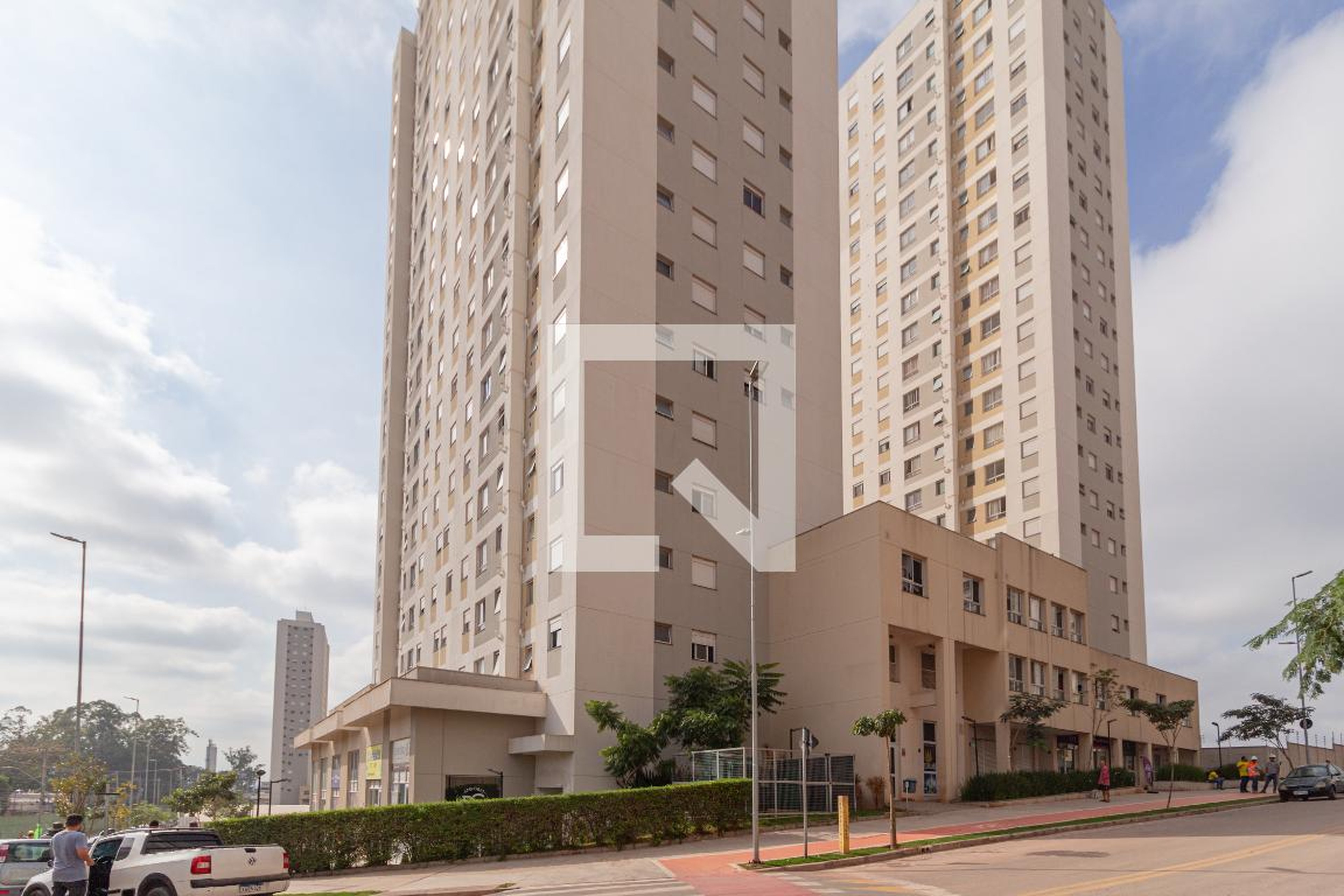 Fachada Condomínio em Rua Cândido Fontoura, 1150
