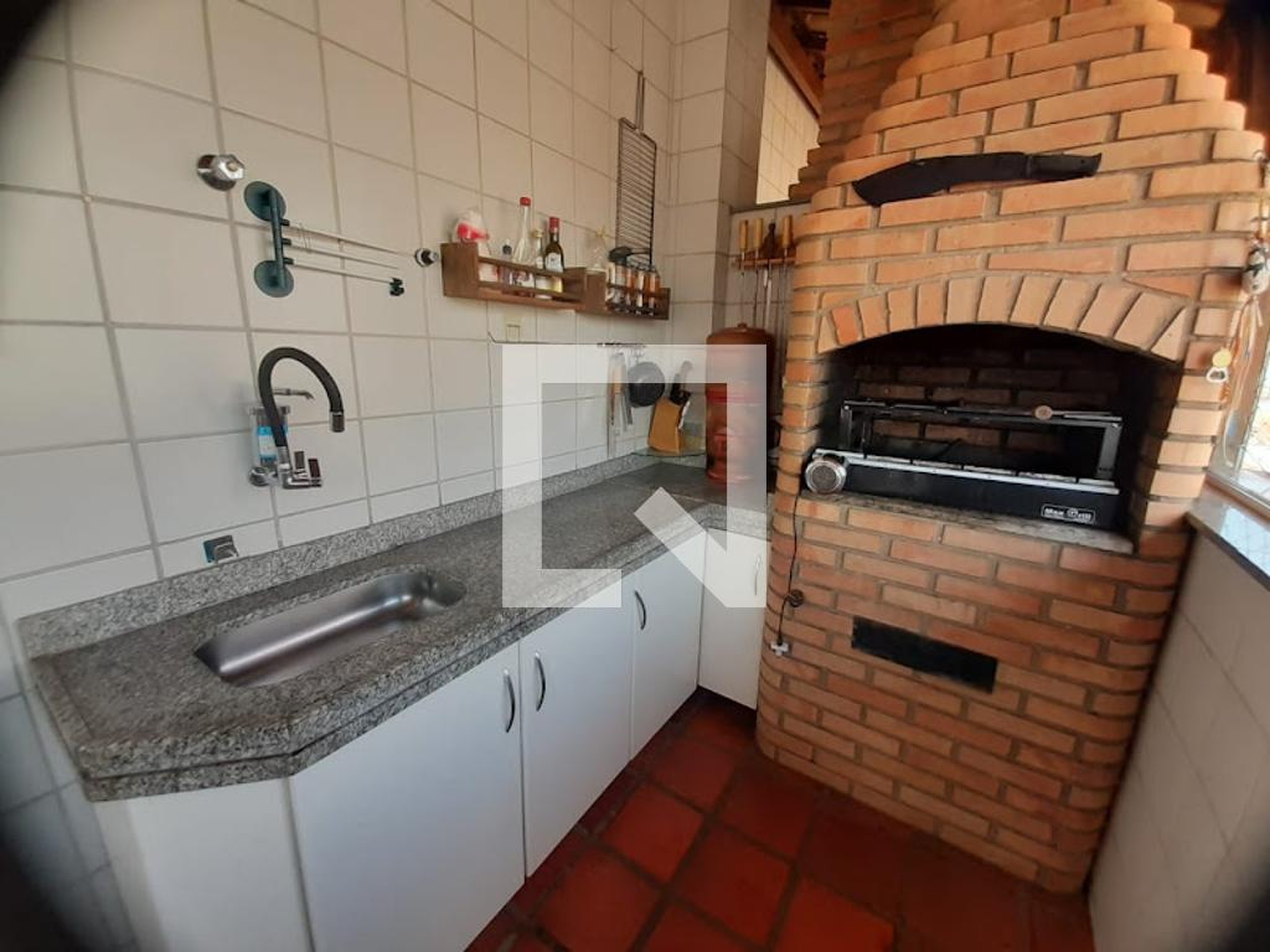 Churrasqueira Condomínio em Rua João Gualberto Filho, 453