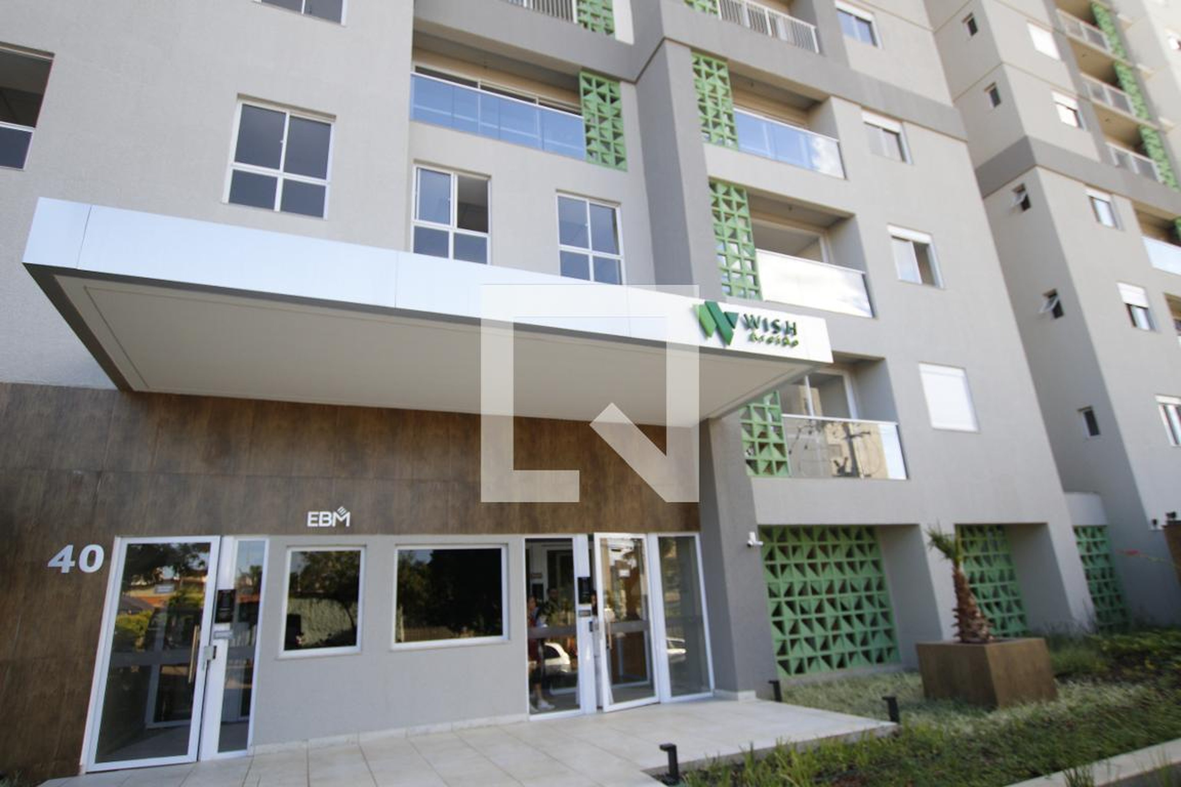 Fachada Condomínio em Travessa da Quadra, 17