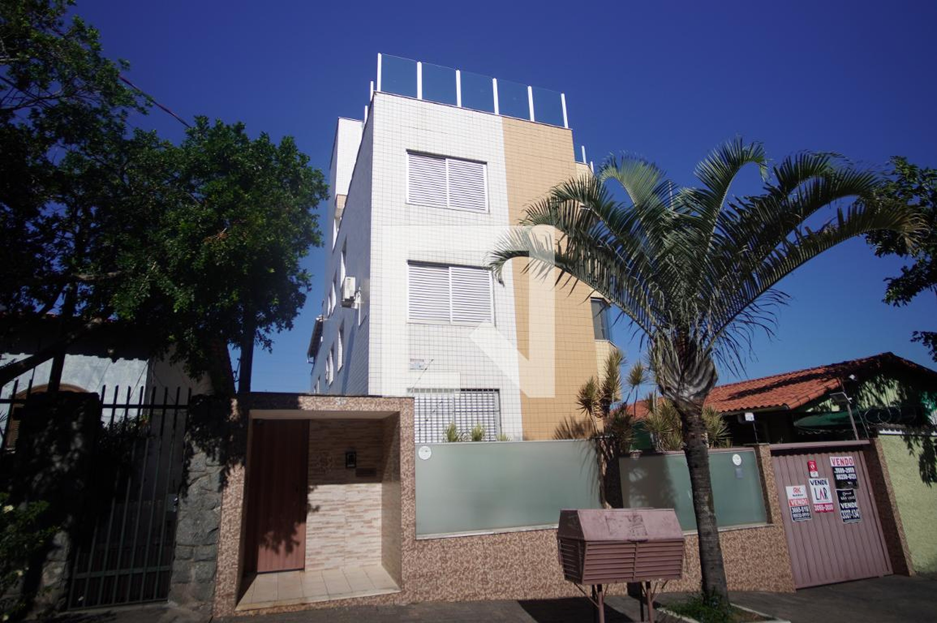 Fachada Condomínio em Rua Barrinha, 35