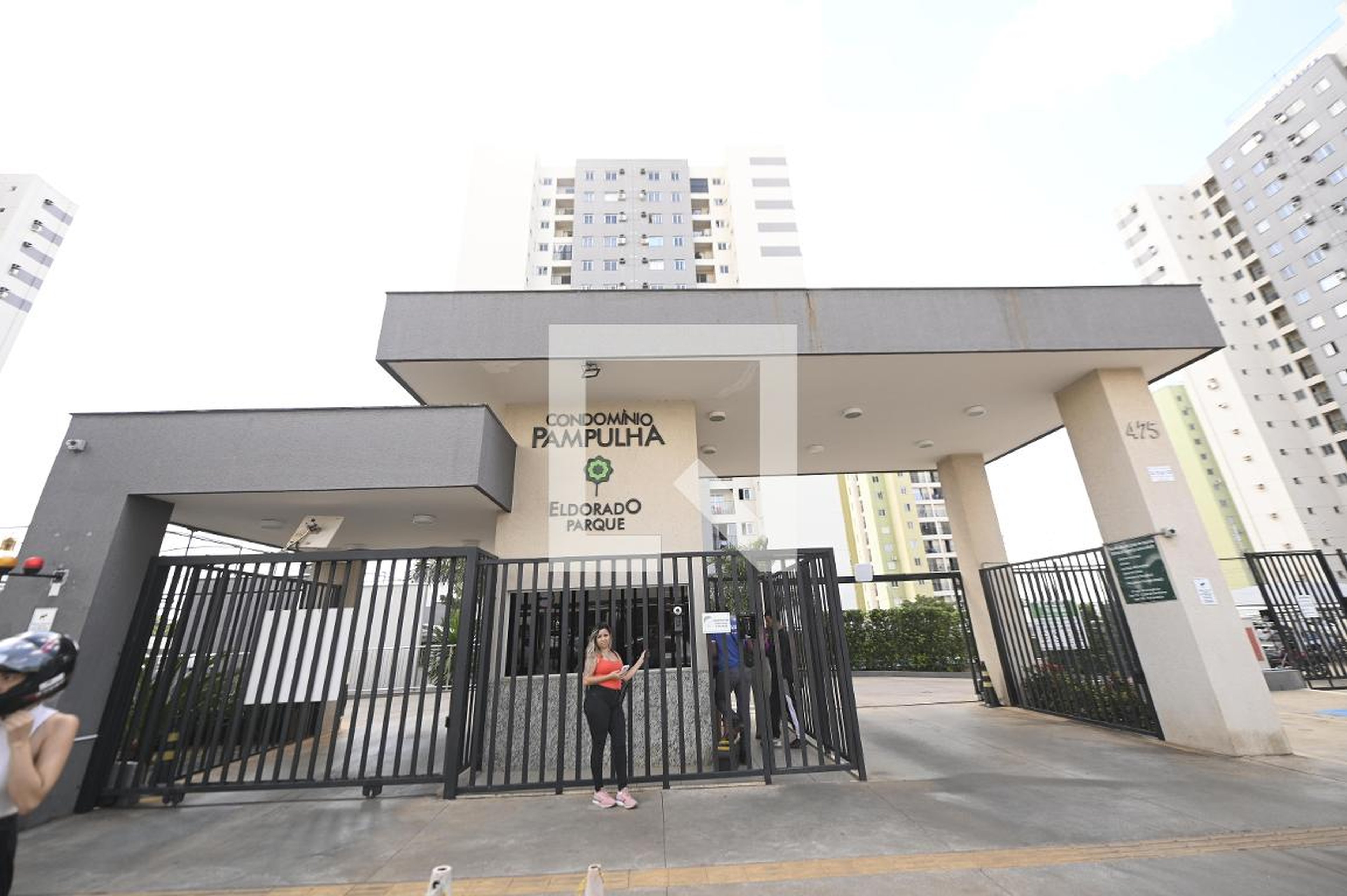 Fachada Condomínio em Rua do Esmalte, 3