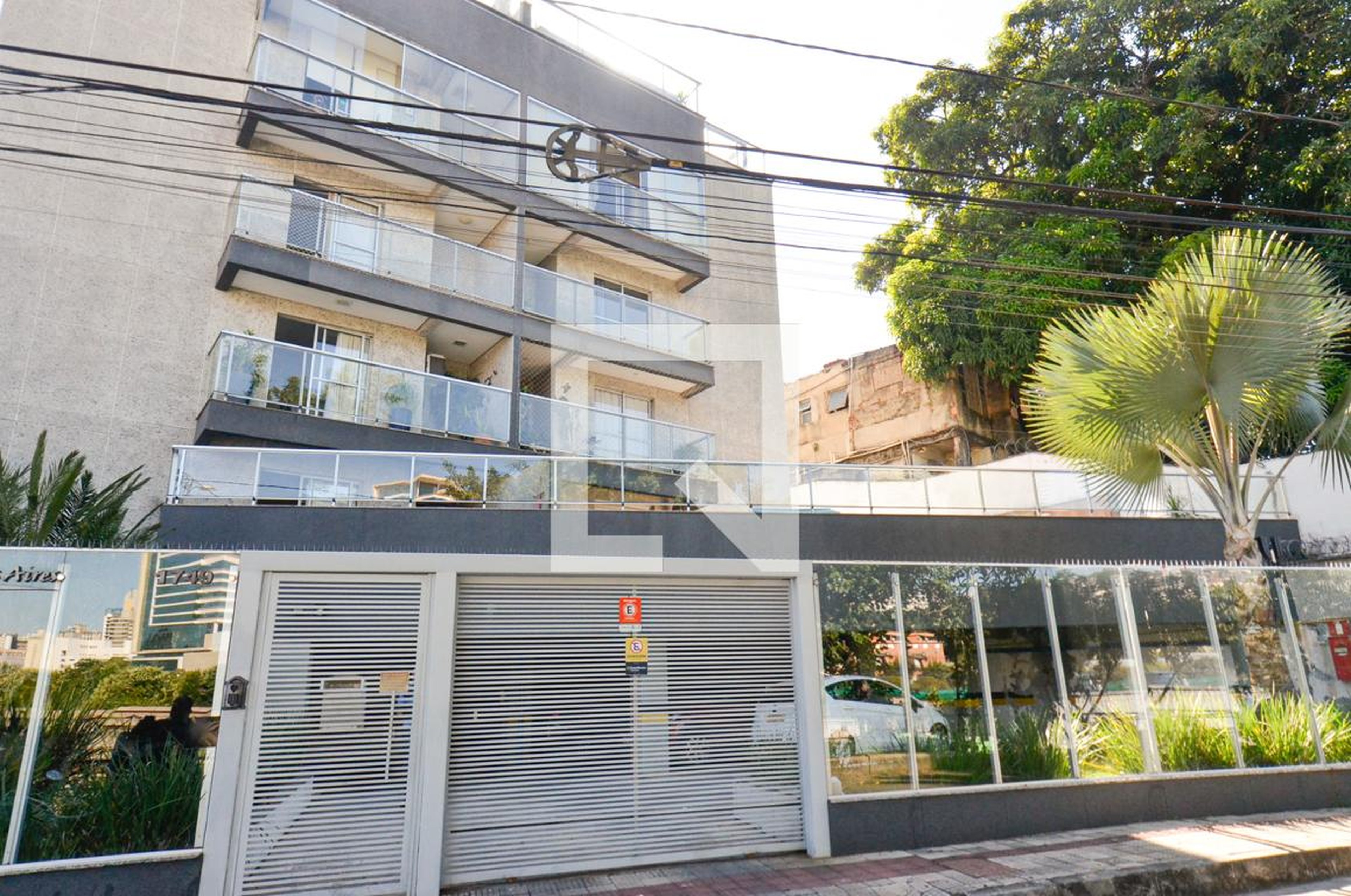 Fachada Condomínio em Rua Conselheiro Rocha, 1749