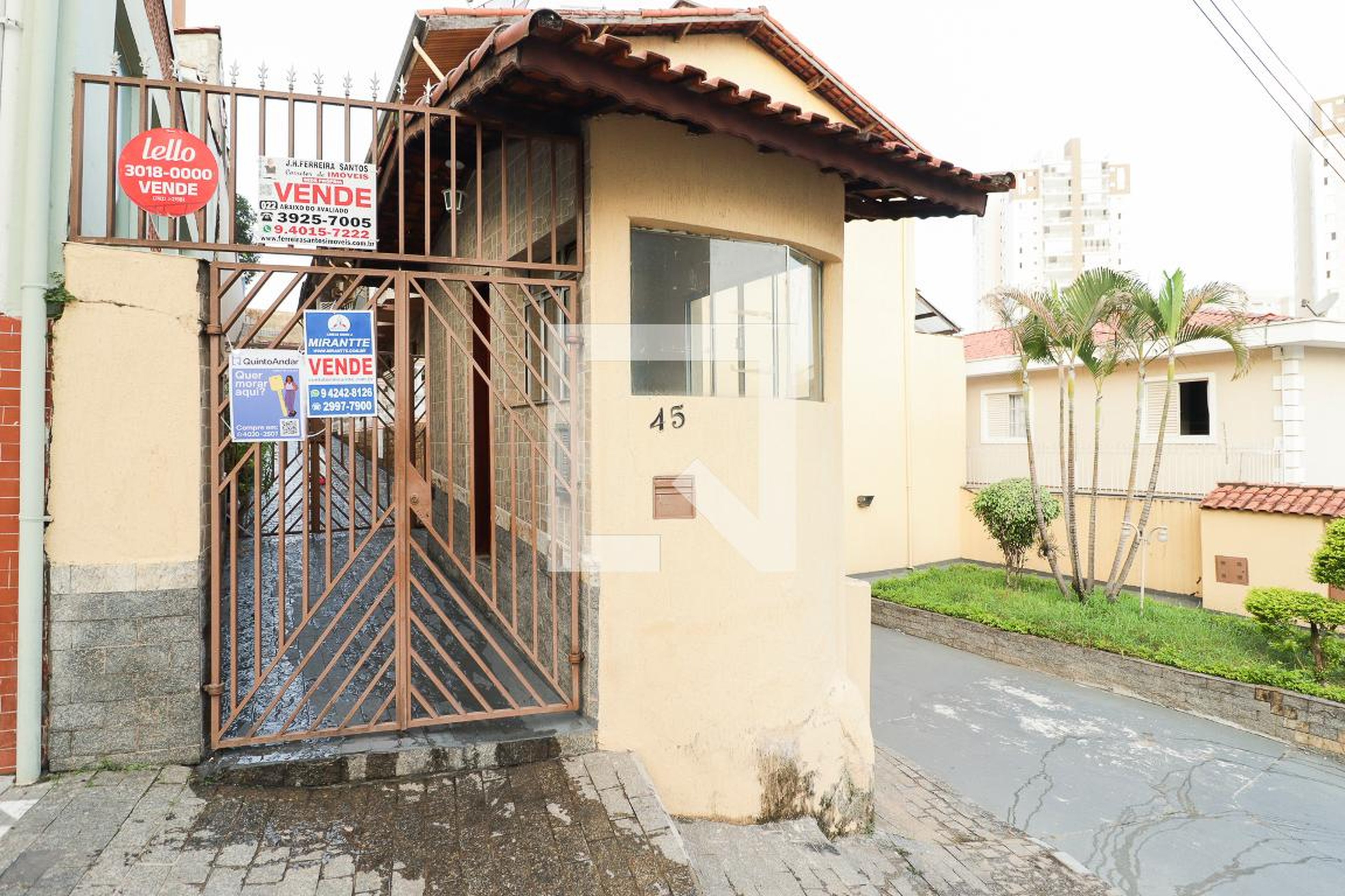 Fachada Condomínio em Rua Maria José Pomar, 45