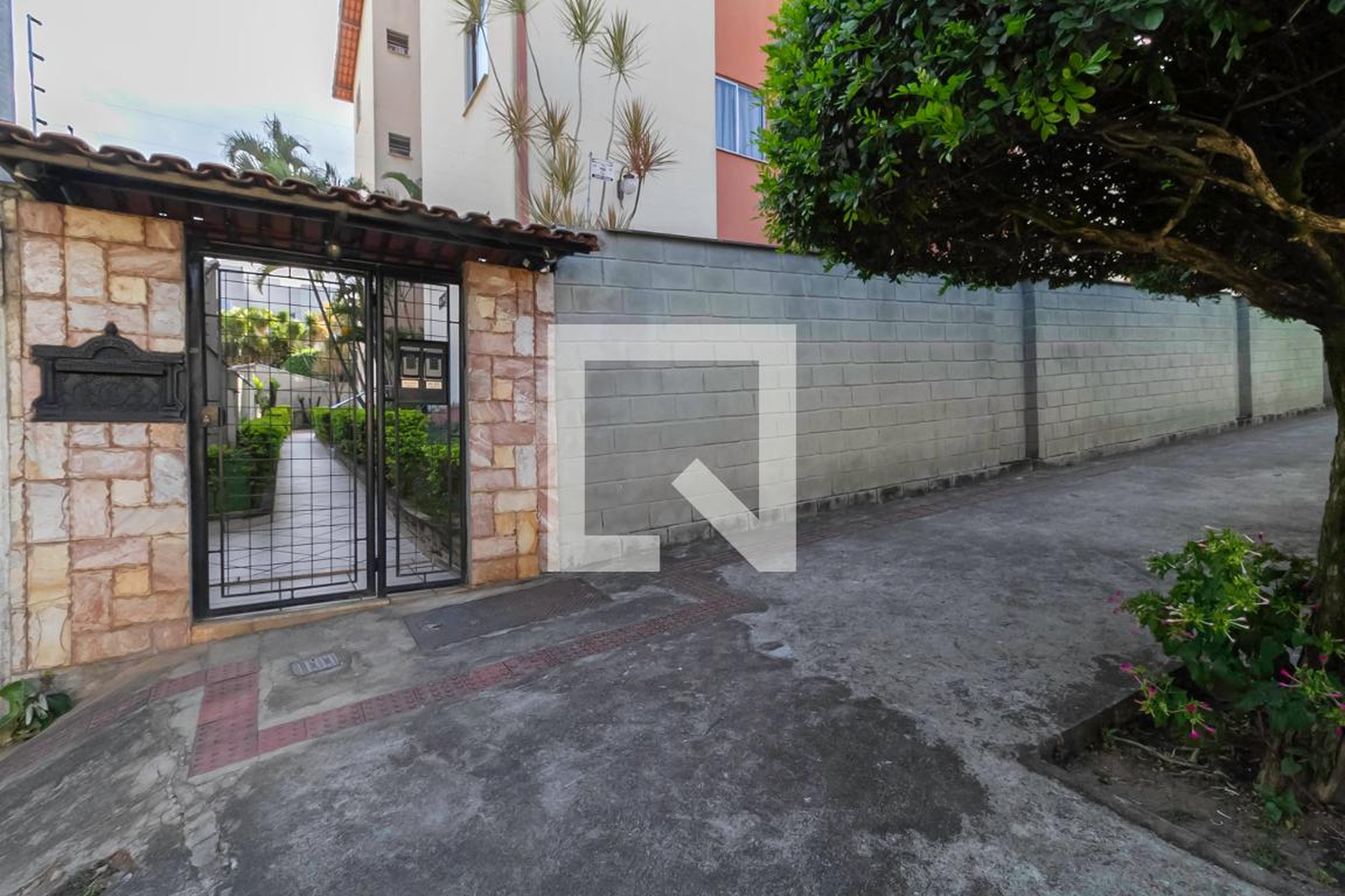 Fachada do condomínio Condomínio Ipe