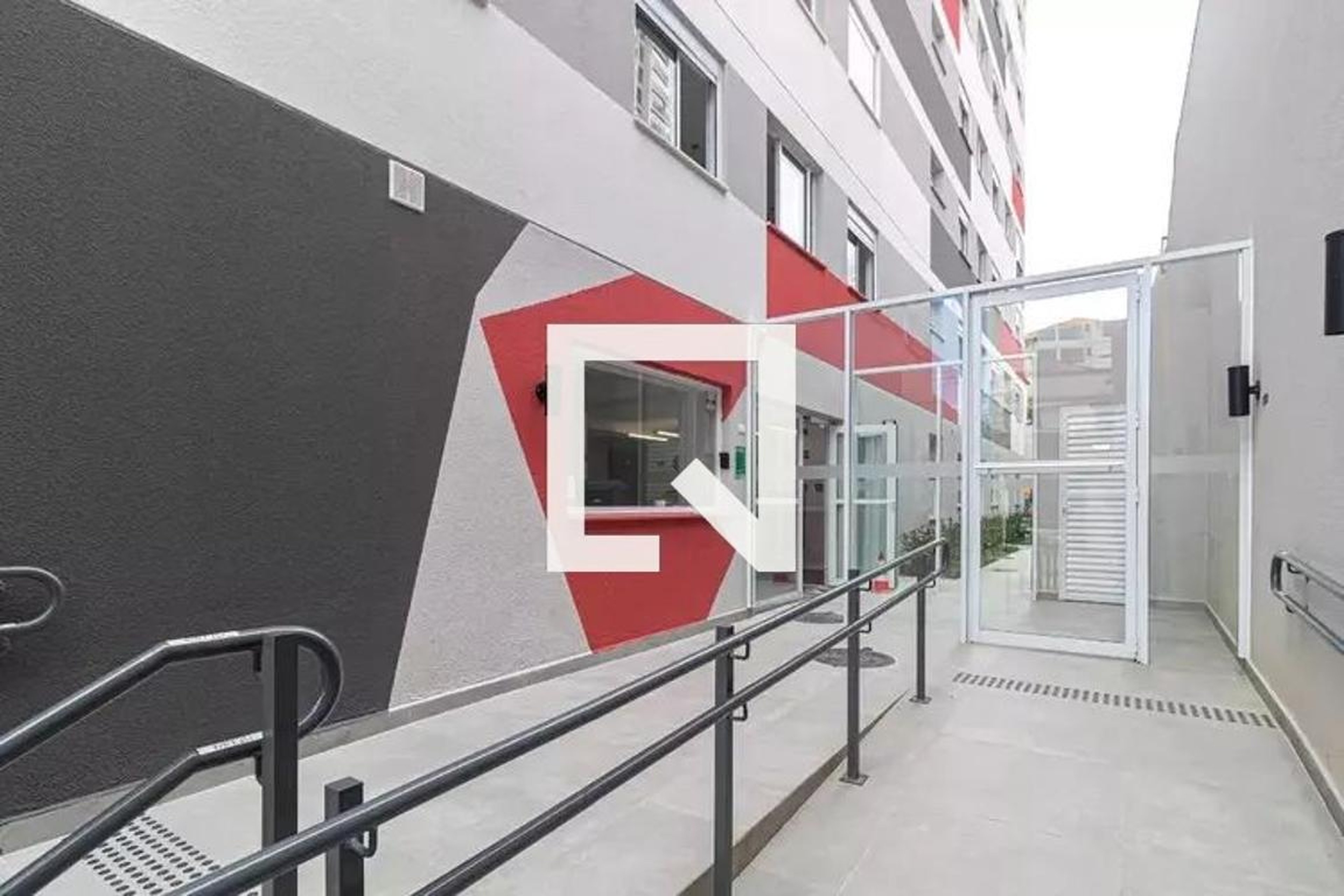 Fachada Condomínio em Rua Lopes de Oliveira, 469