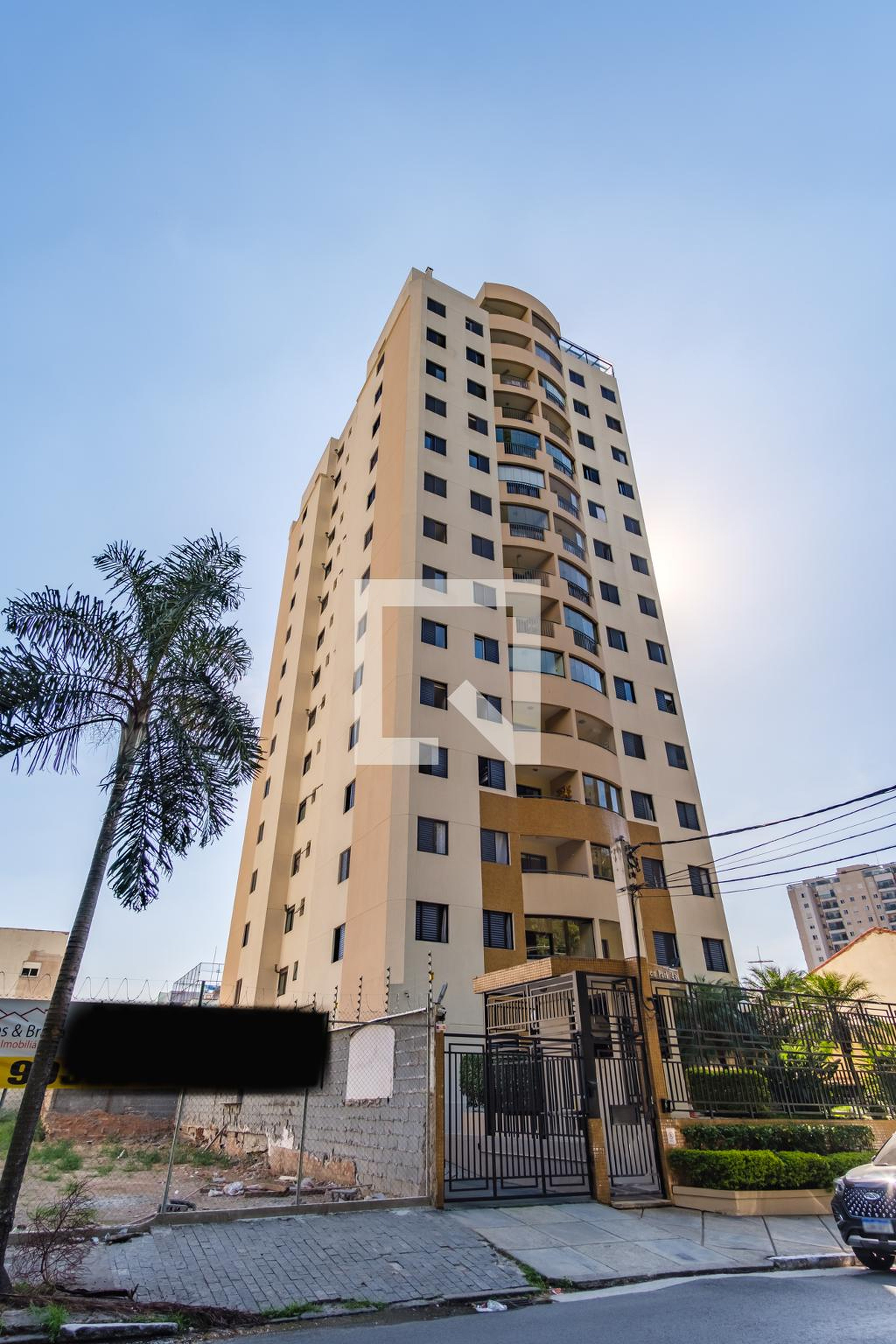 Fachada Condomínio em Rua Tuiuti, 431