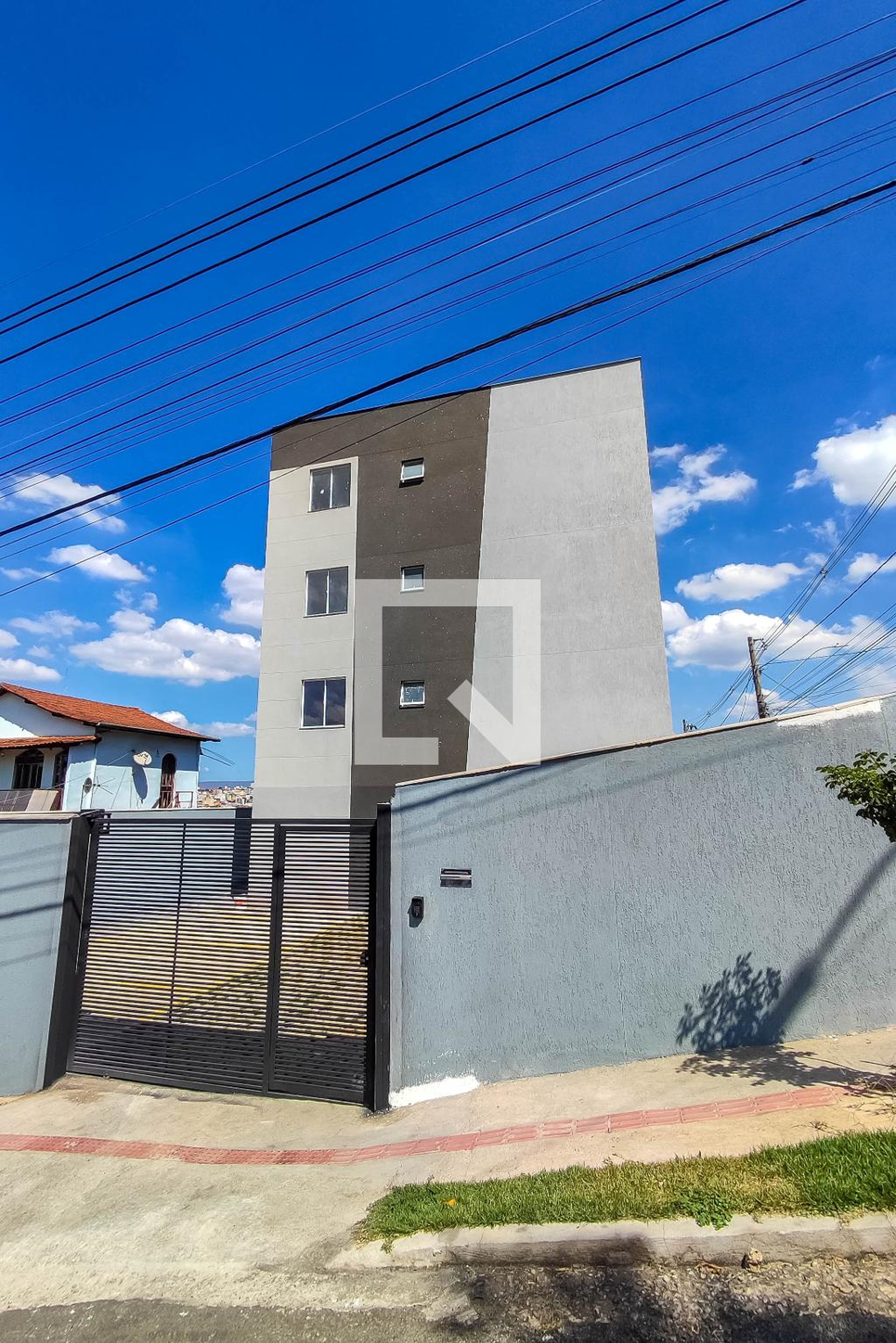 Fachada Condomínio em Rua São Lucas, 667