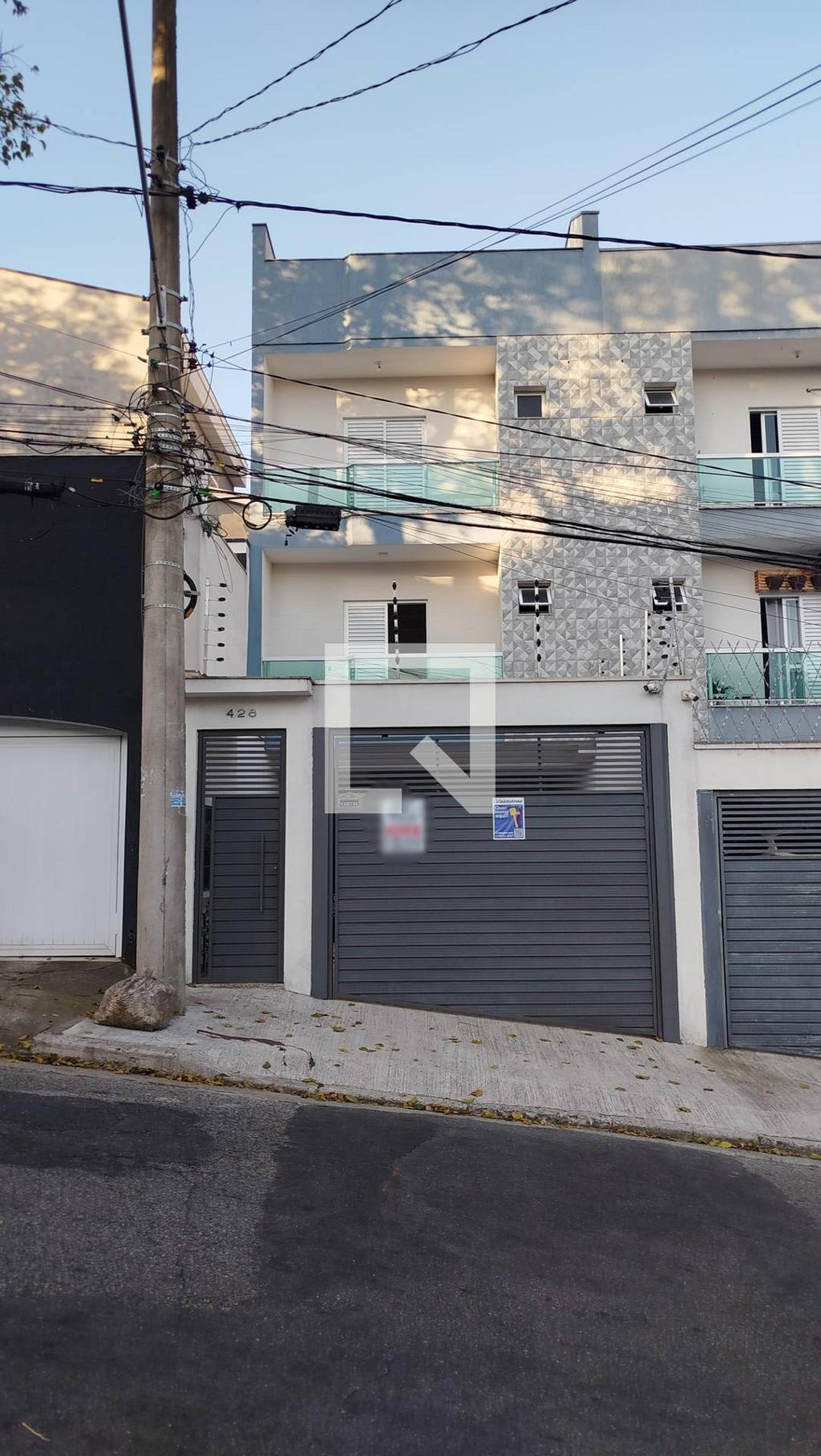 Fachada Condomínio em Rua Abernésia, 428