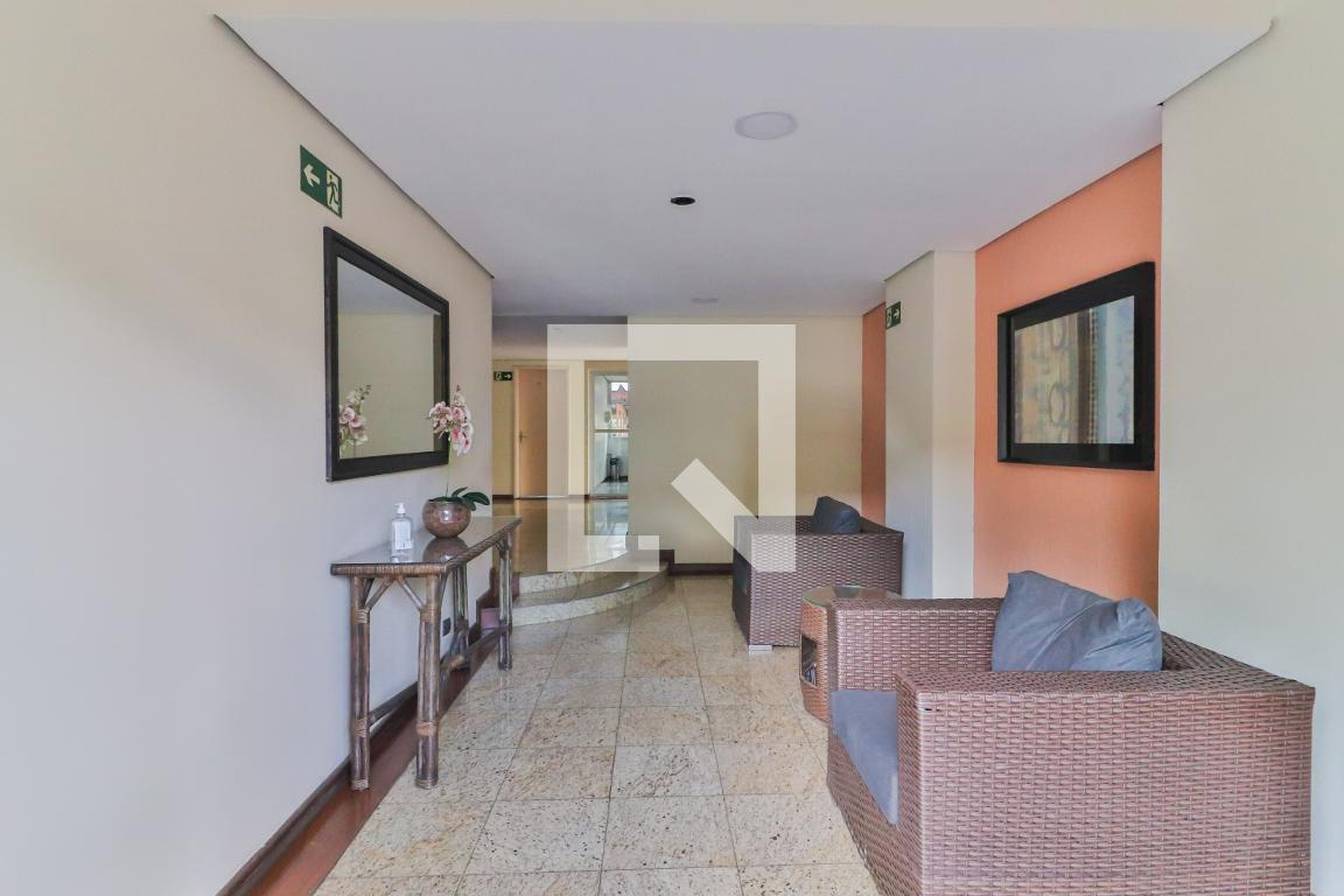 Hall - Plaza de Espanha