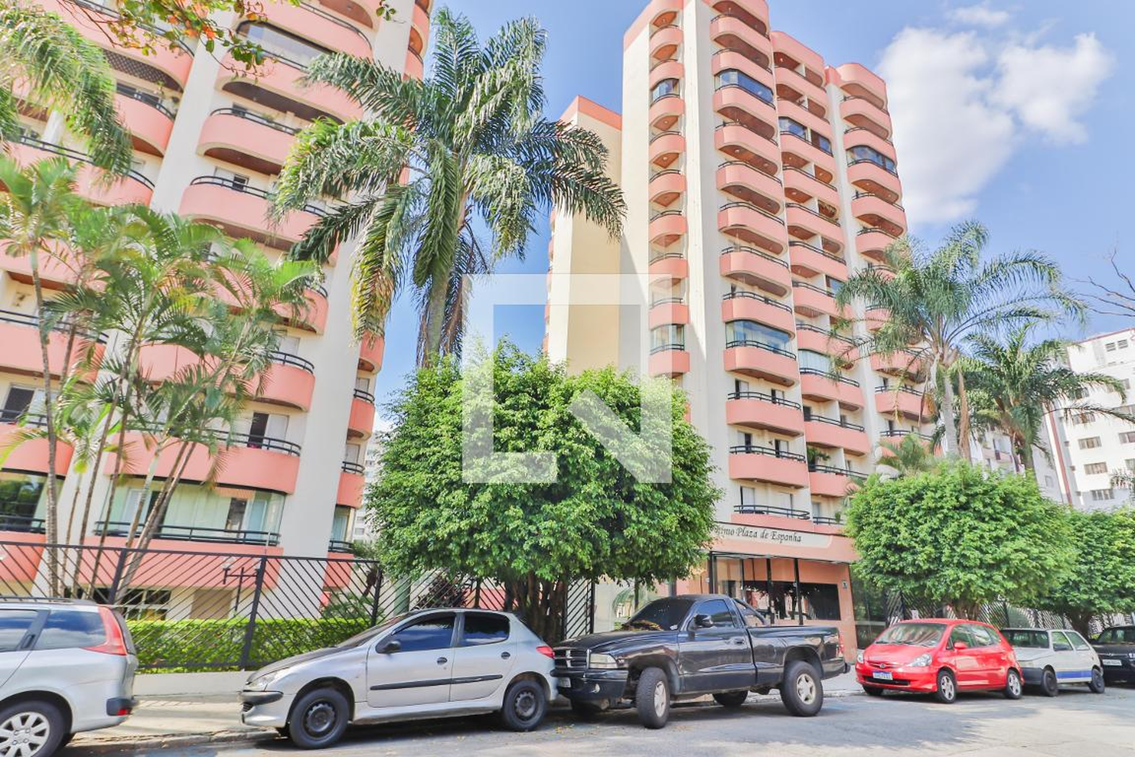 Fachada do Prédio Condomínio Plaza de Espanha