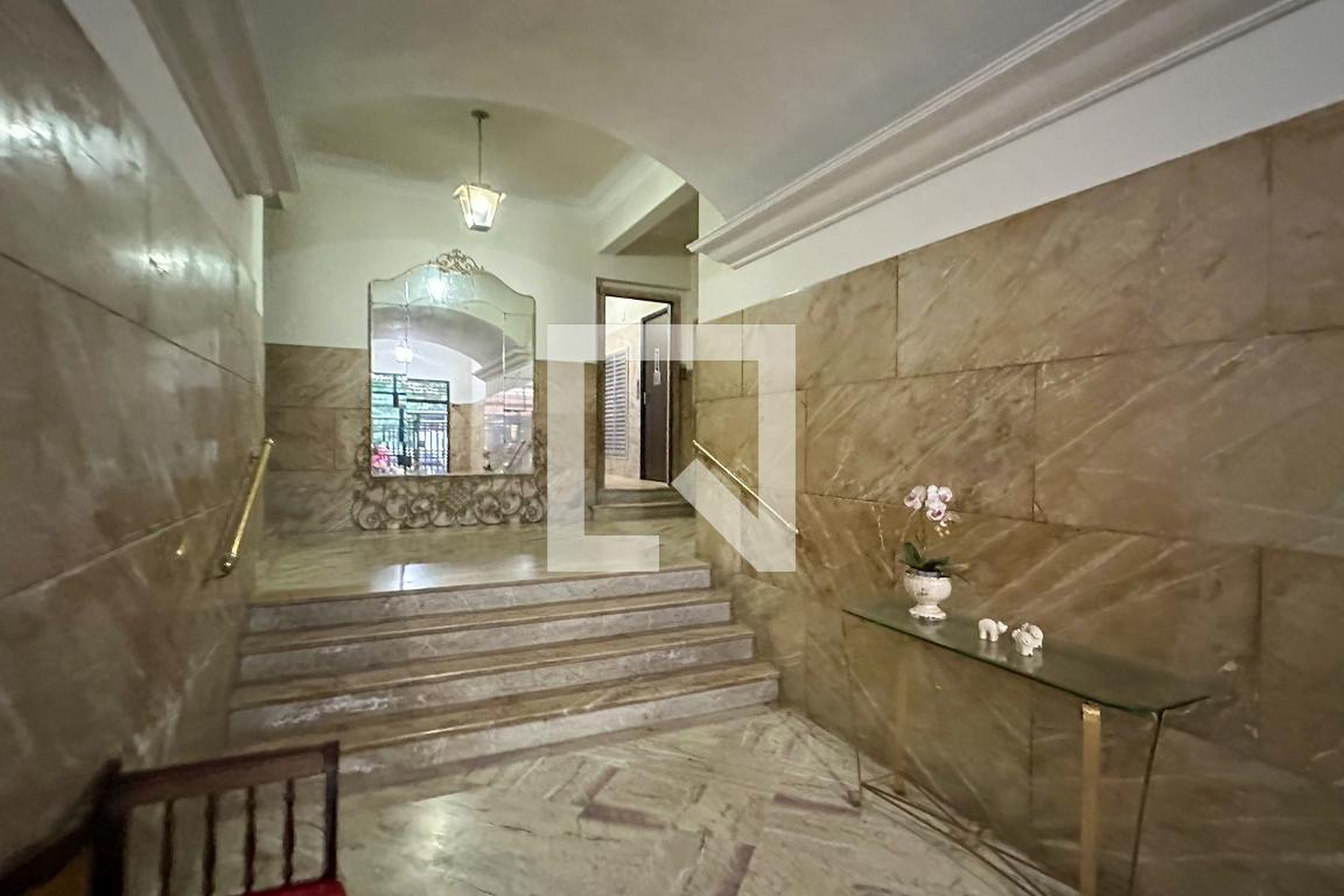 Entrada - omí­Nio Jabre