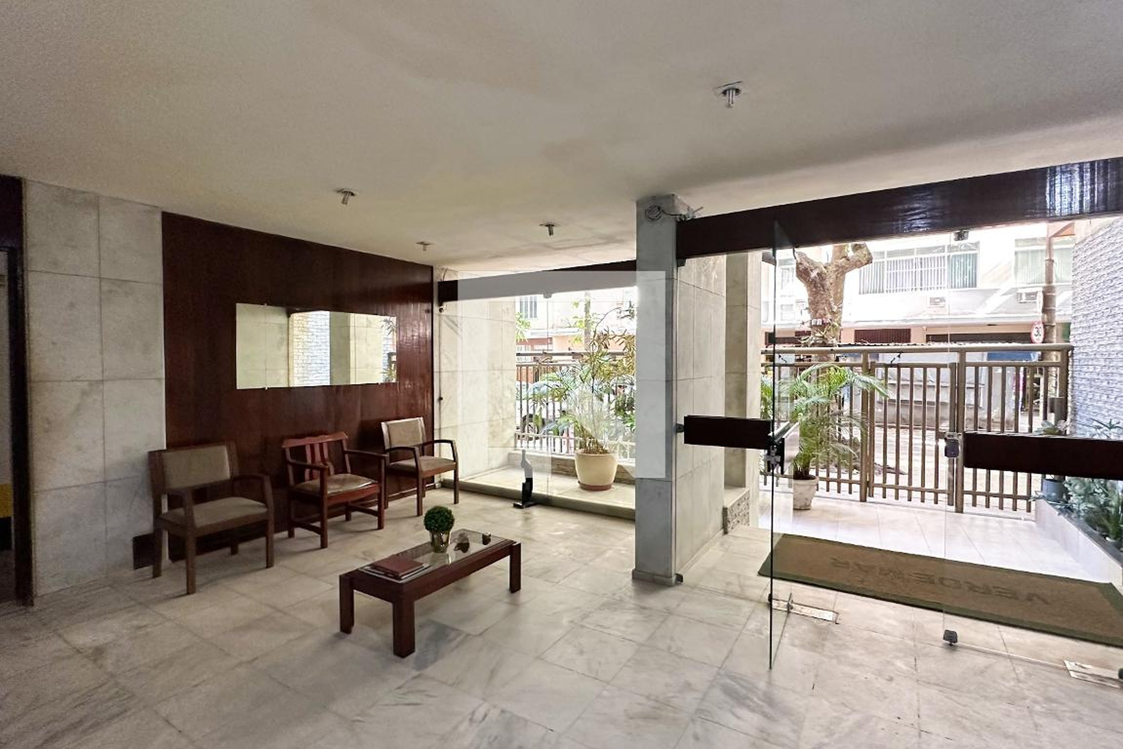 Entrada - Edificio Verde Mar